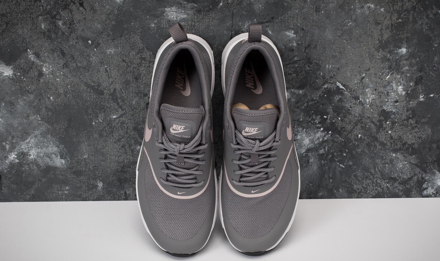 Nike thea gunsmoke rose online