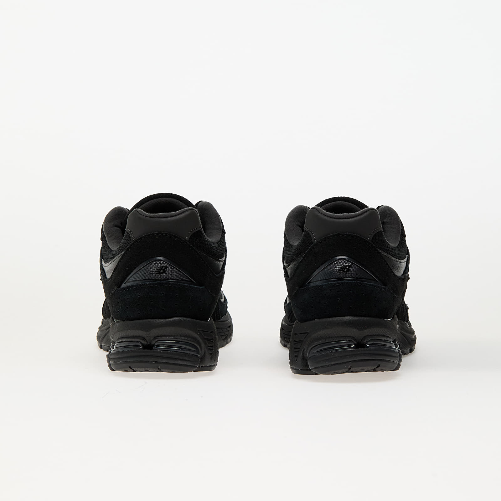 Pánské tenisky a boty New Balance 2002R Triple Black Suede