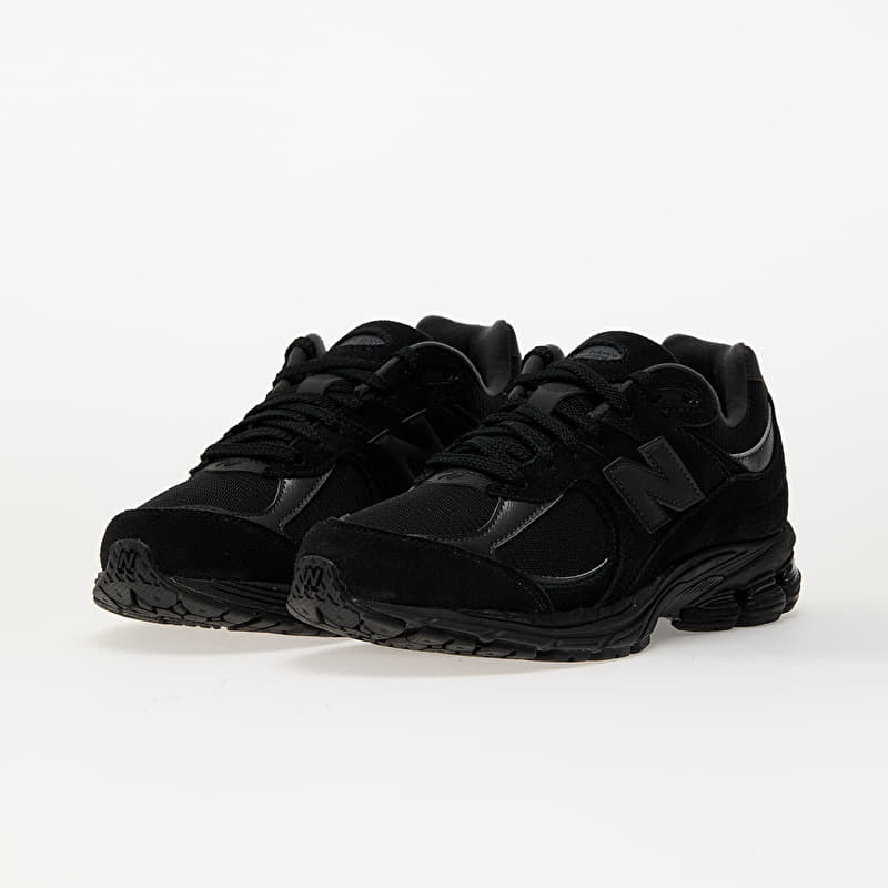 New Balance 2002R Triple Black Suede | Footshop