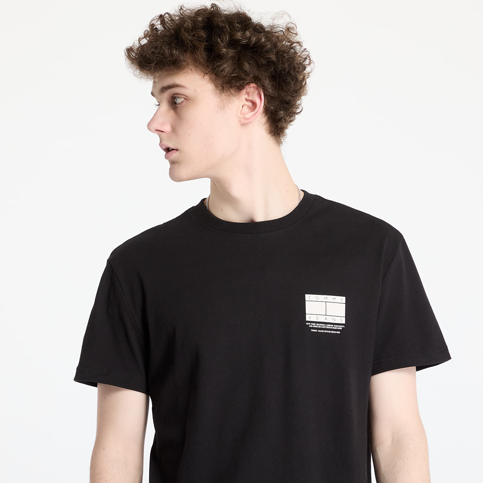 Miesten T-paidat Tommy Jeans Regular Dna Graphic Tee Black