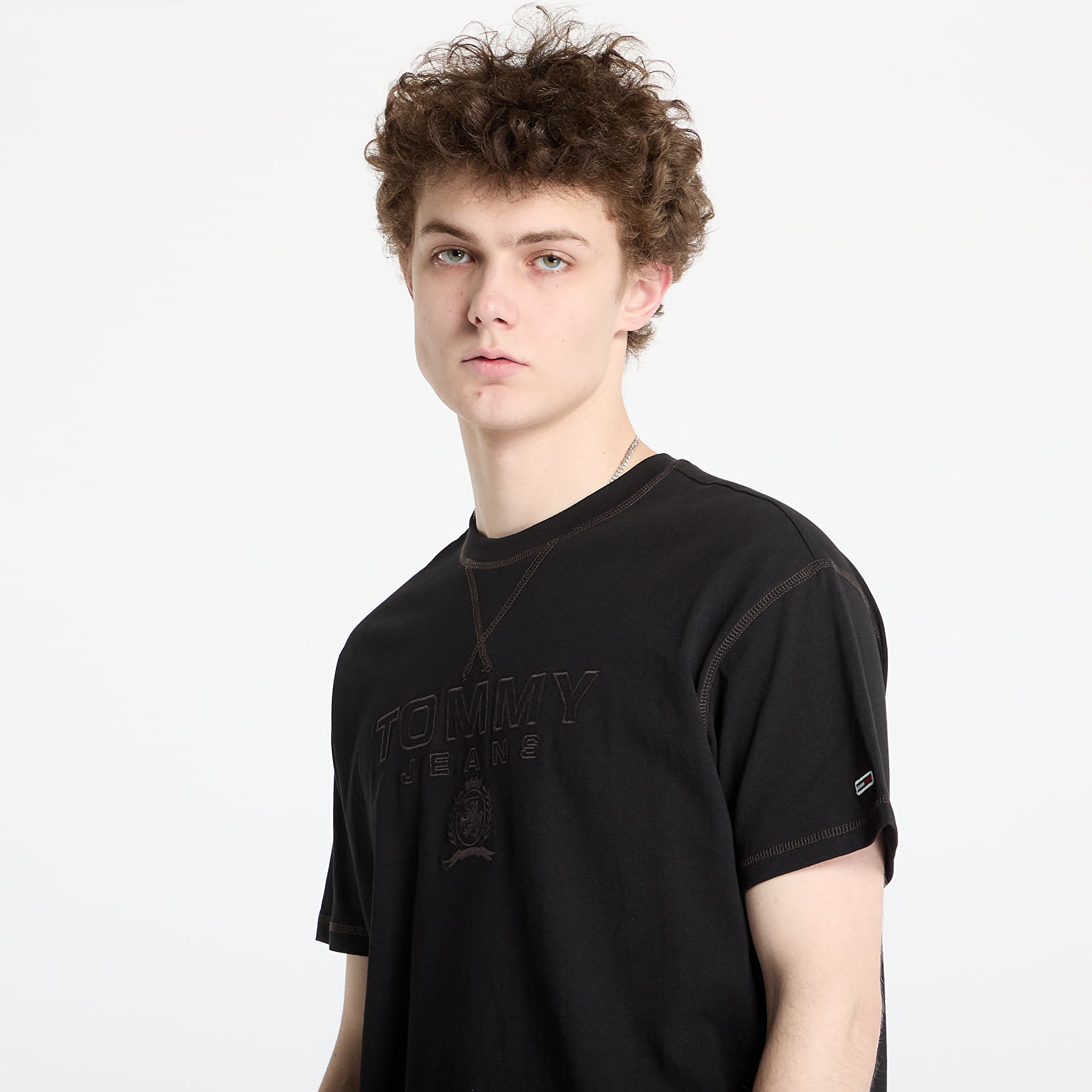 T-shirty męskie Tommy Jeans Relaxed Tonal Crest Tee Black