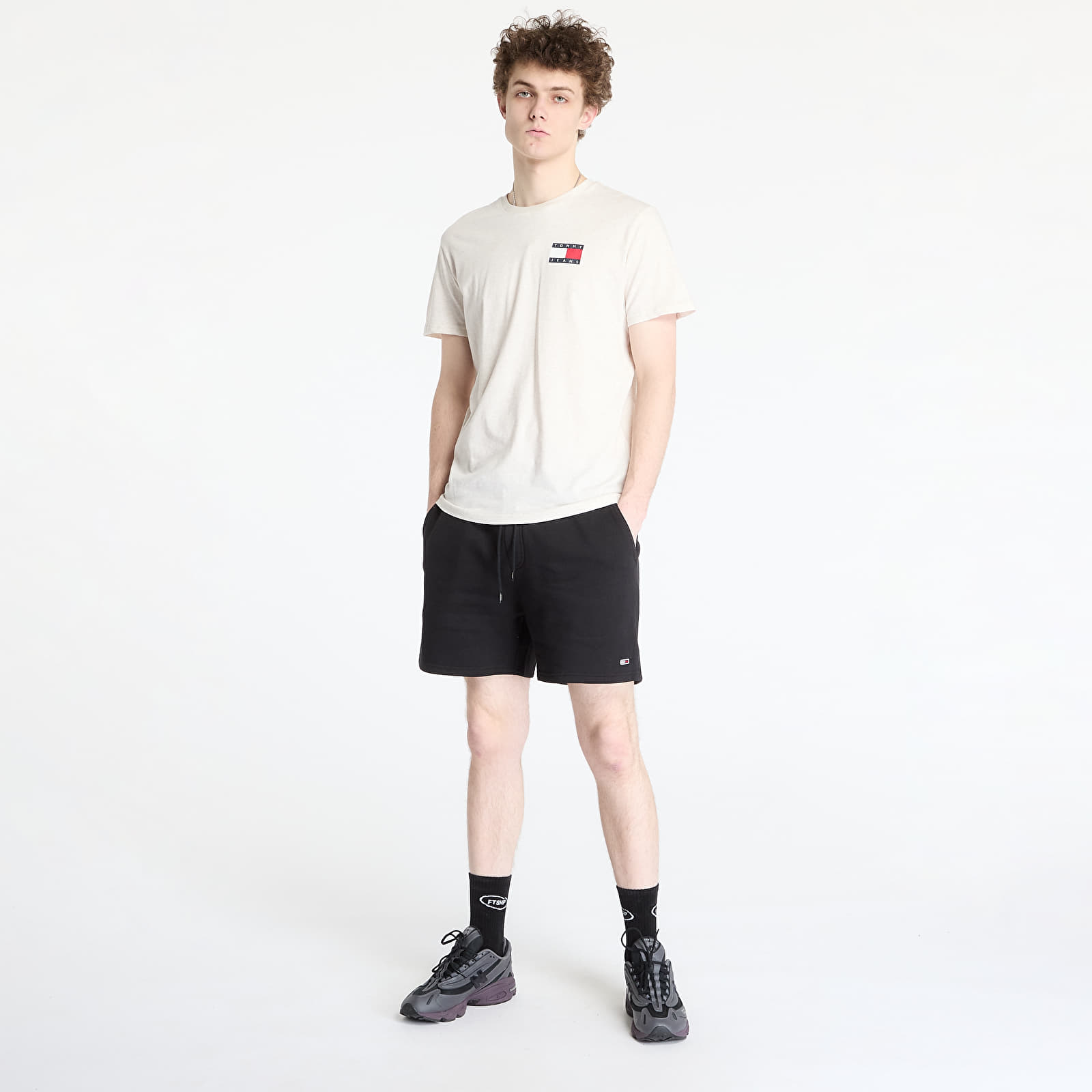 Pánská trička Tommy Jeans Slim Essential Tee Beige