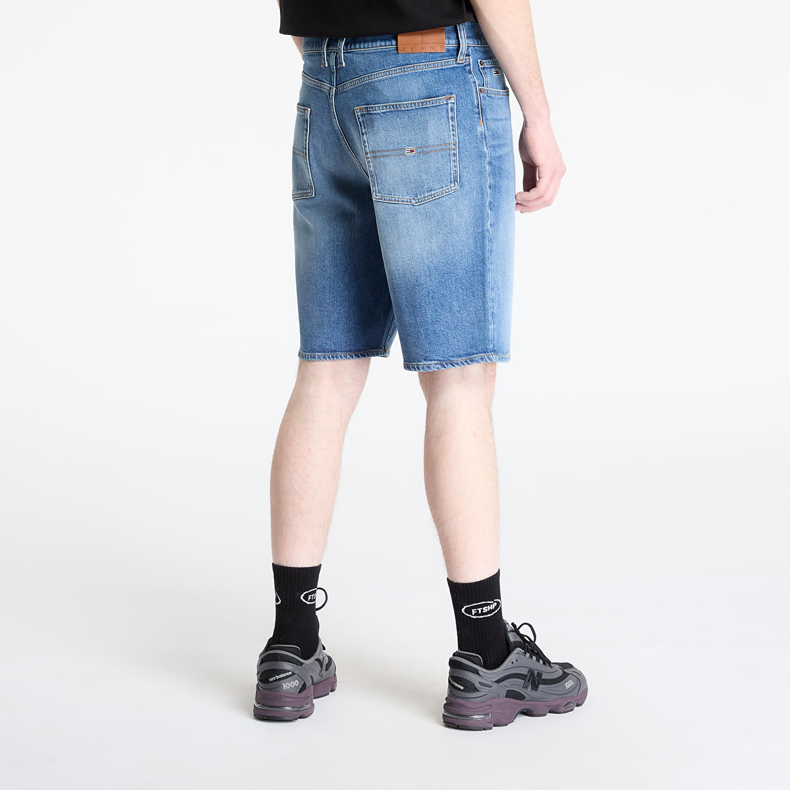 Kraťasy Tommy Jeans Isaac Relaxed Short Denim