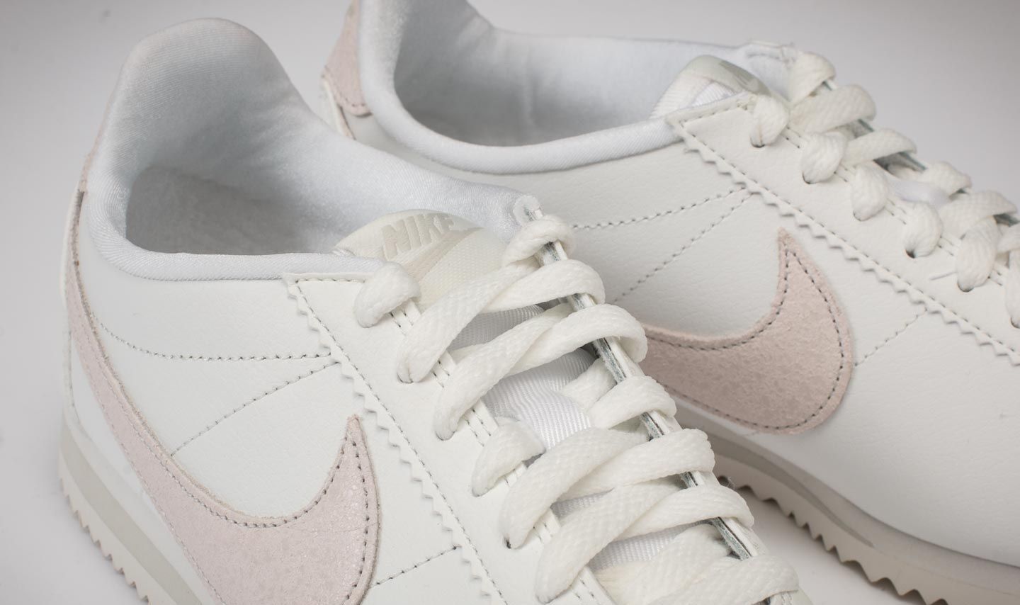 Nike cortez mujer online blancas