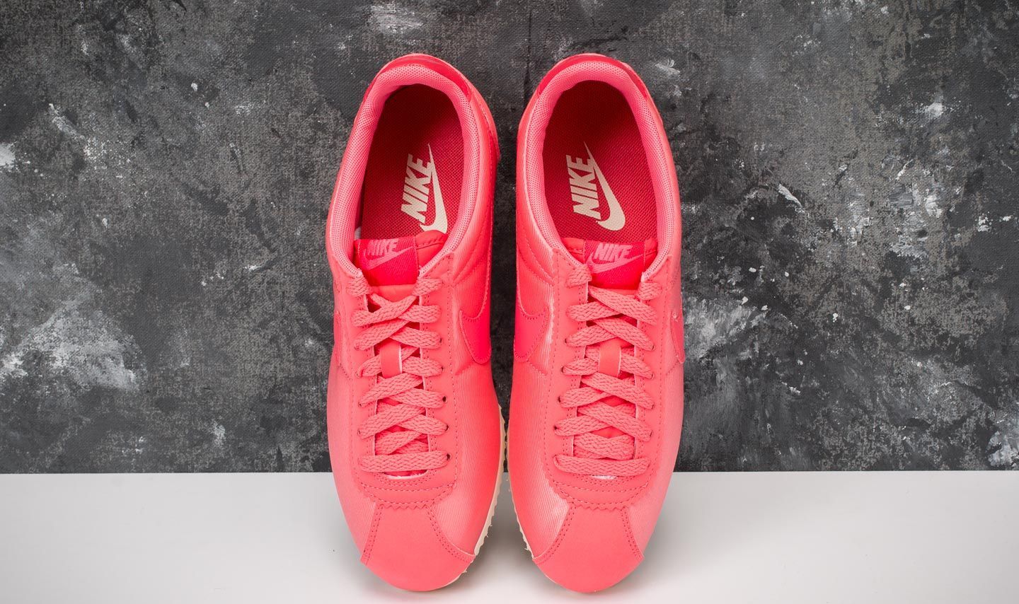 Încălțăminte și sneakerși pentru femei Nike WMNS Classic Cortez Nylon Sea Coral/ Sea Coral