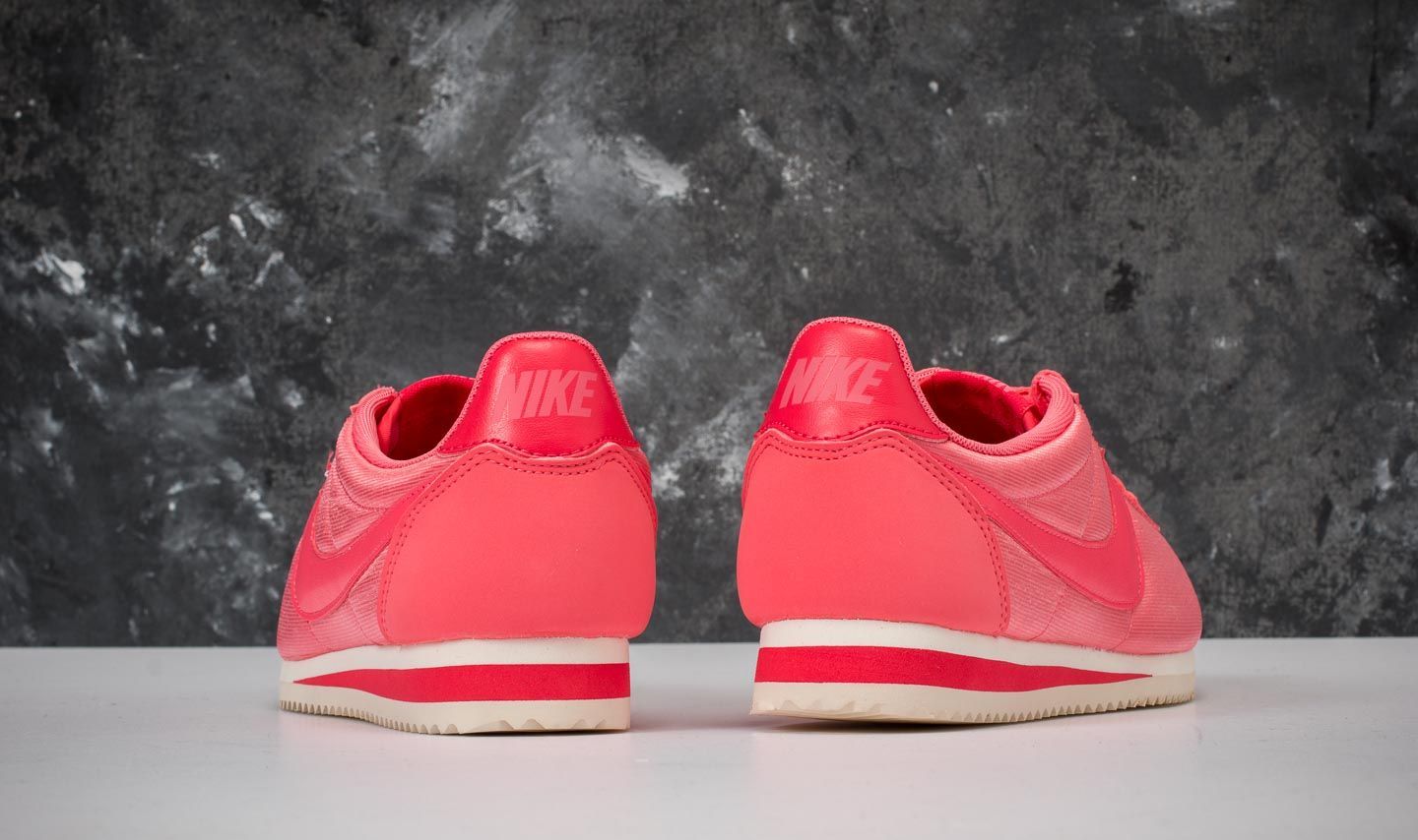 Women s shoes Nike WMNS Classic Cortez Nylon Sea Coral Sea Coral