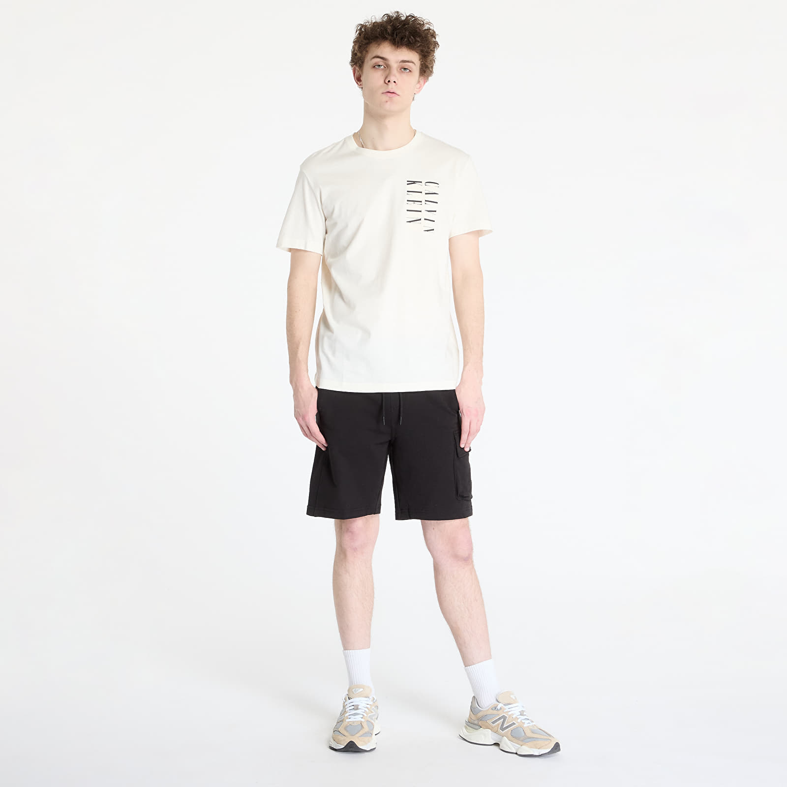 Camisetas de hombre Calvin Klein Jeans Serif Box Graphic Tee Tofu