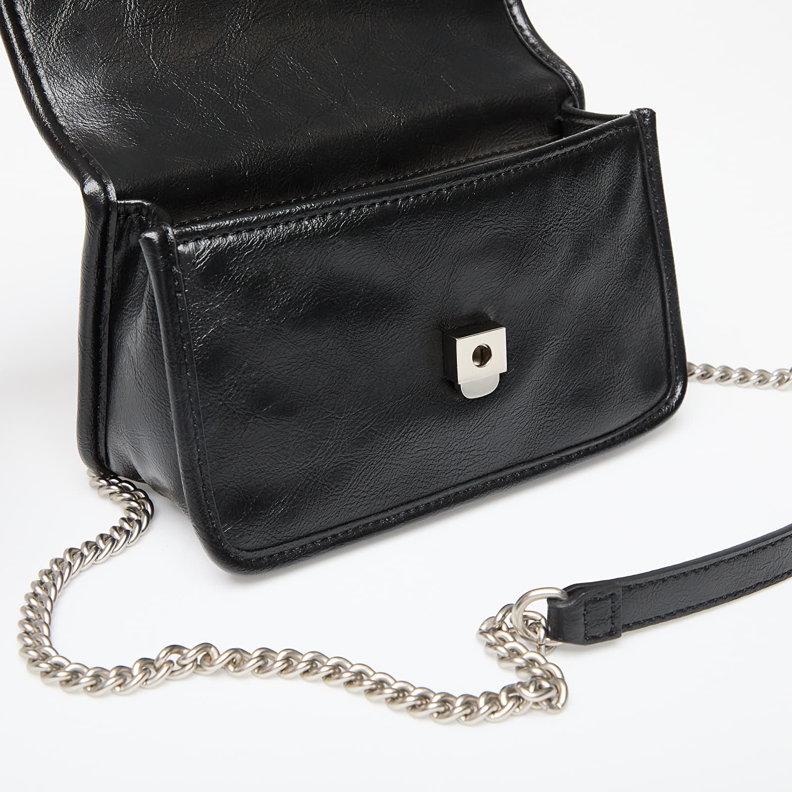 Kabelky Calvin Klein Jeans Chain Mini Ew Flap Bag Black