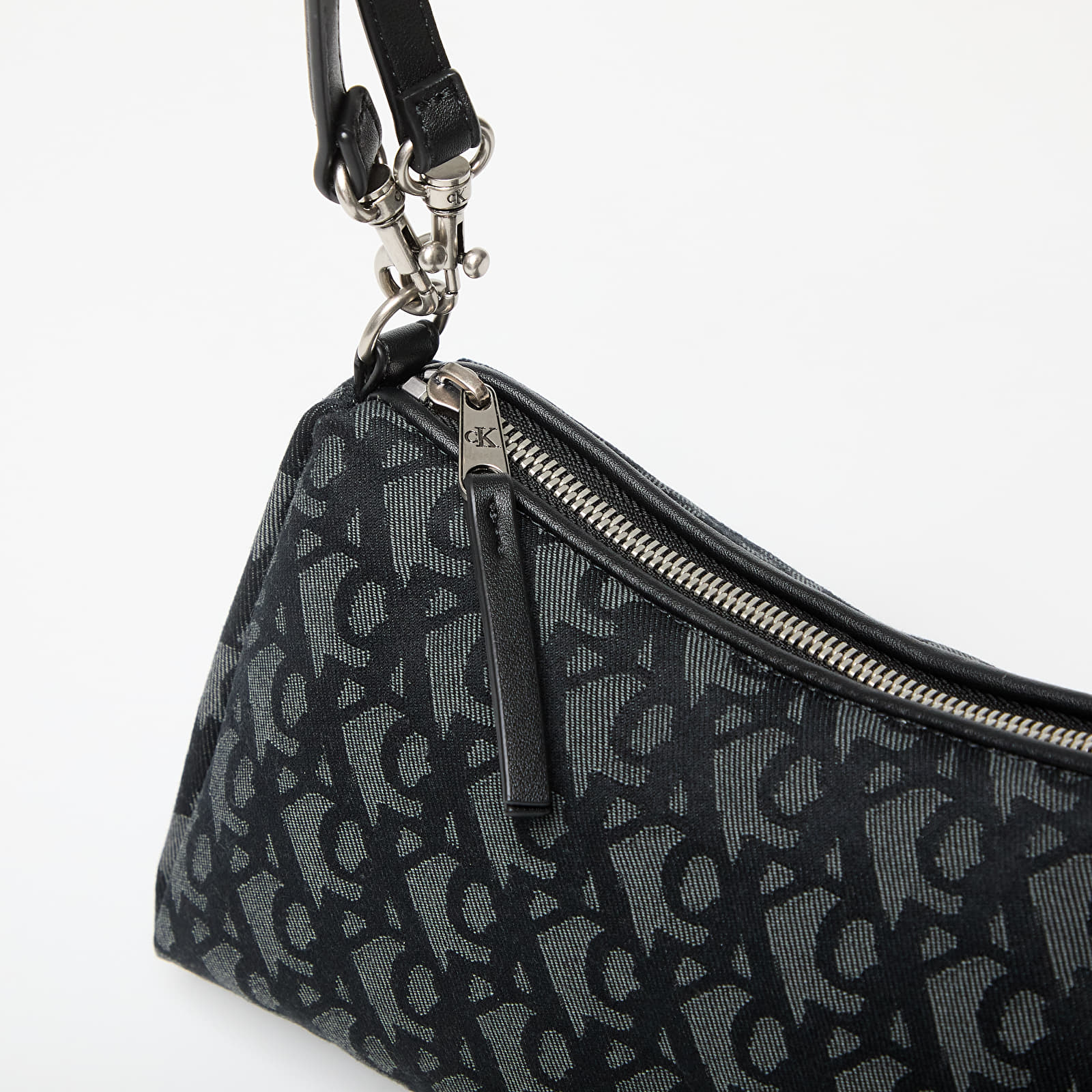 Torebki Calvin Klein Jeans Drop Monogram Sm Shoulder Bag Svart Black
