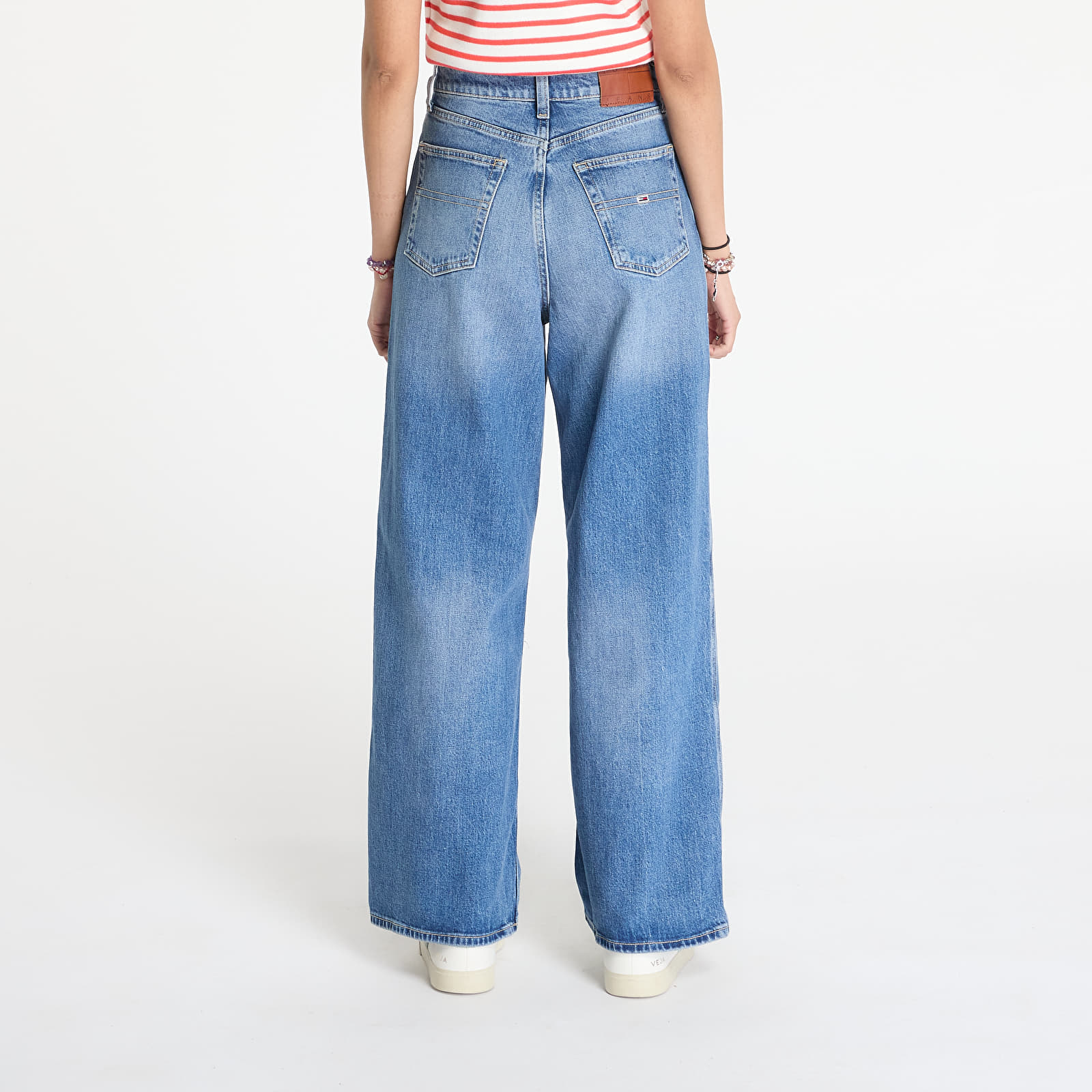 Дамски дънки Tommy Jeans Claire High Rise Wide Jeans Denim Medium