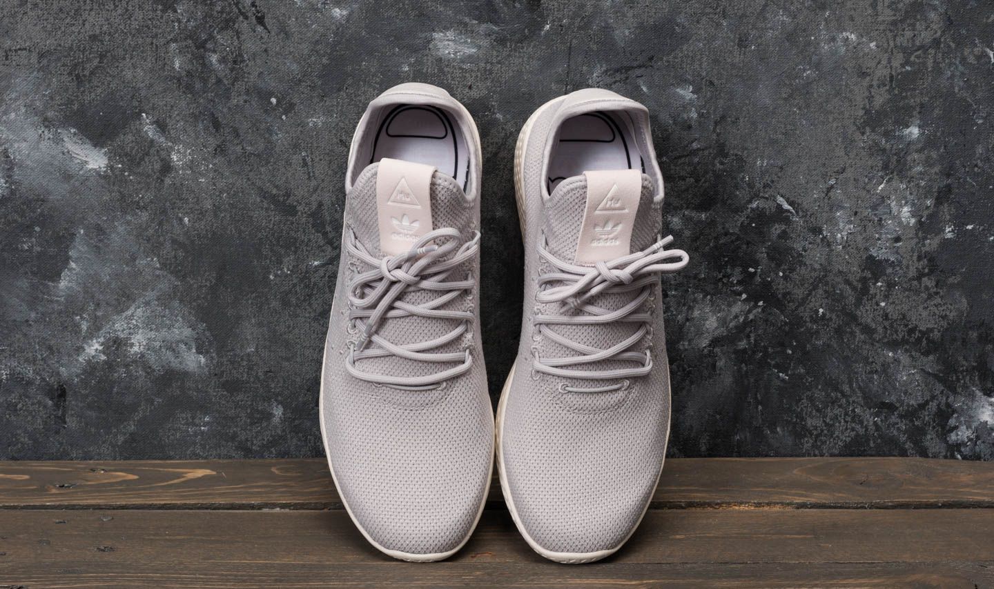 Női cipők adidas Pharrell Williams Tennis HU W Lgh Solid Grey/ Lgh Solid Grey/ Chalk White