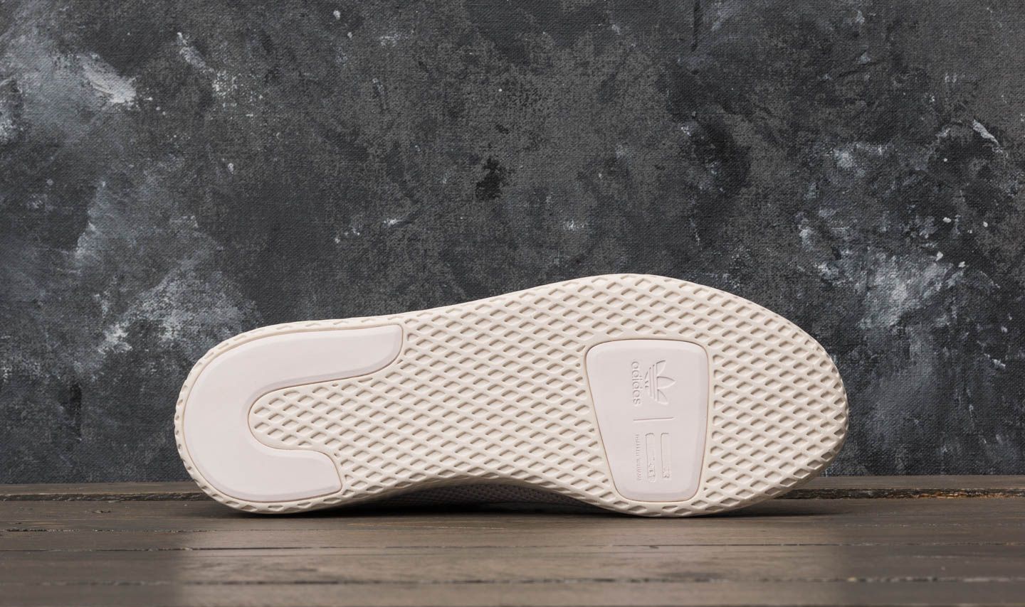 Női cipők adidas Pharrell Williams Tennis HU W Lgh Solid Grey/ Lgh Solid Grey/ Chalk White