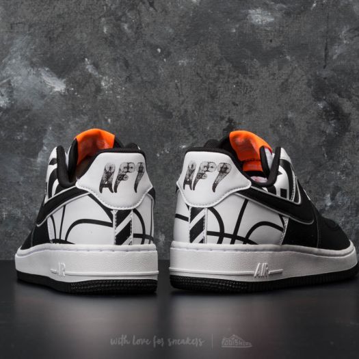 Nike Air Force 1 07 LV8