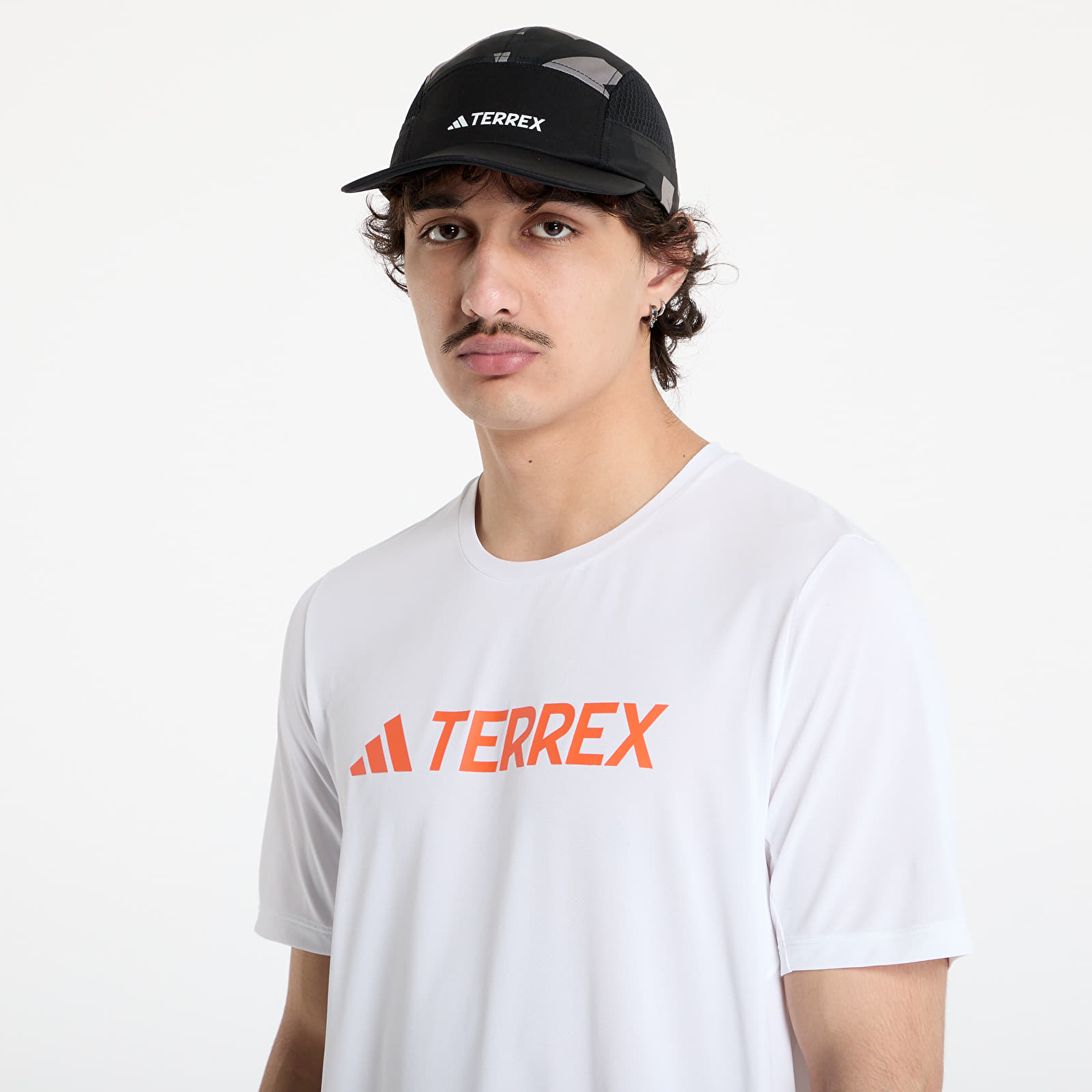 Männer T-Shirts adidas Terrex Multi Climacool Logo Tech T-Shirt White/ White