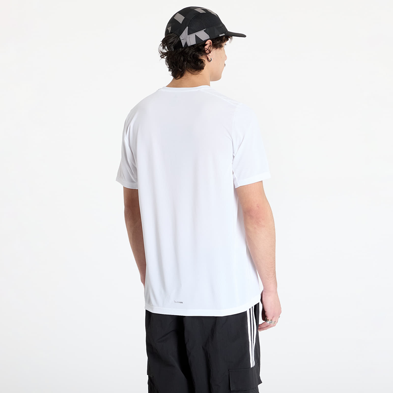 Männer T-Shirts adidas Terrex Multi Climacool Logo Tech T-Shirt White/ White