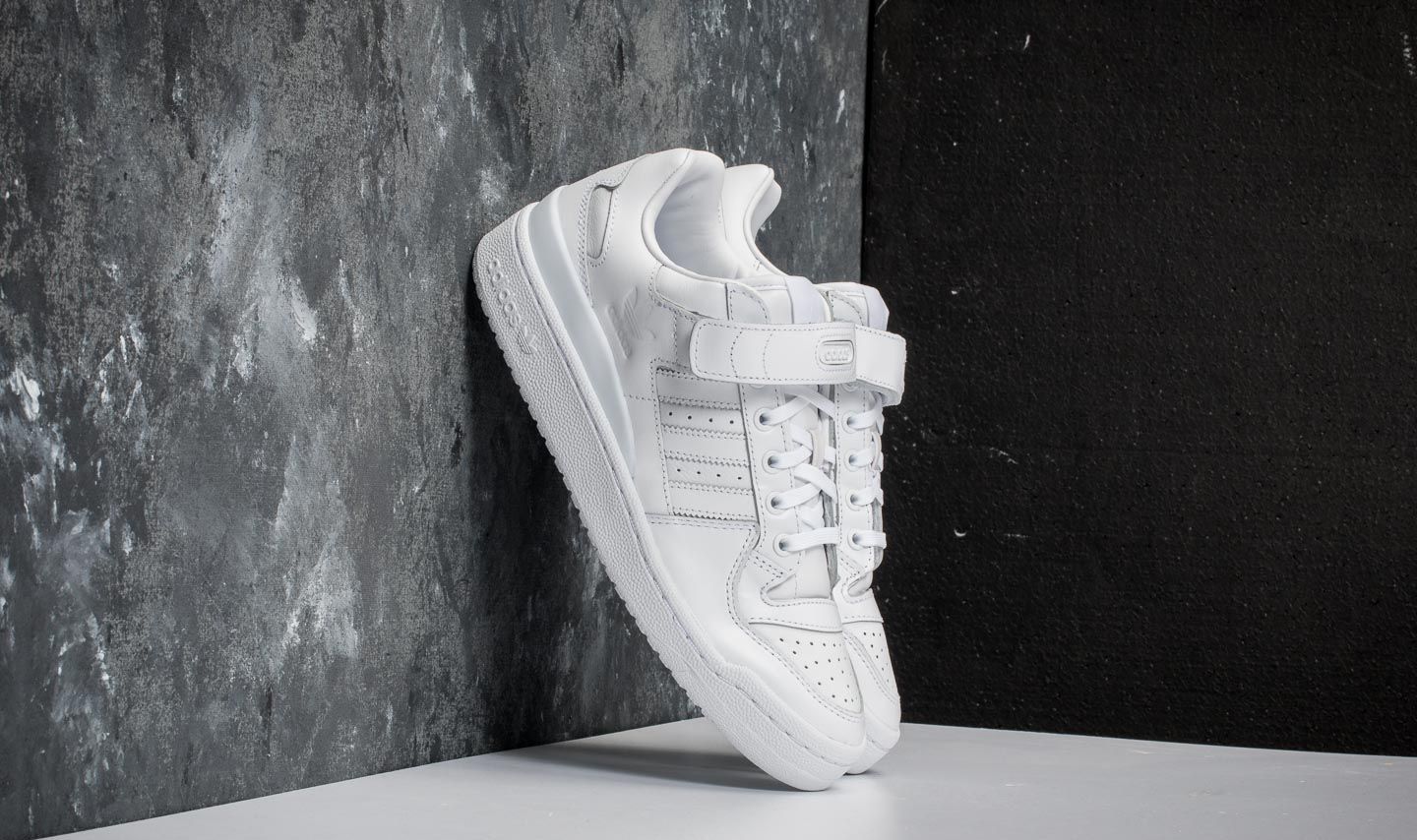 Adidas originals low on sale refined forum sneakers