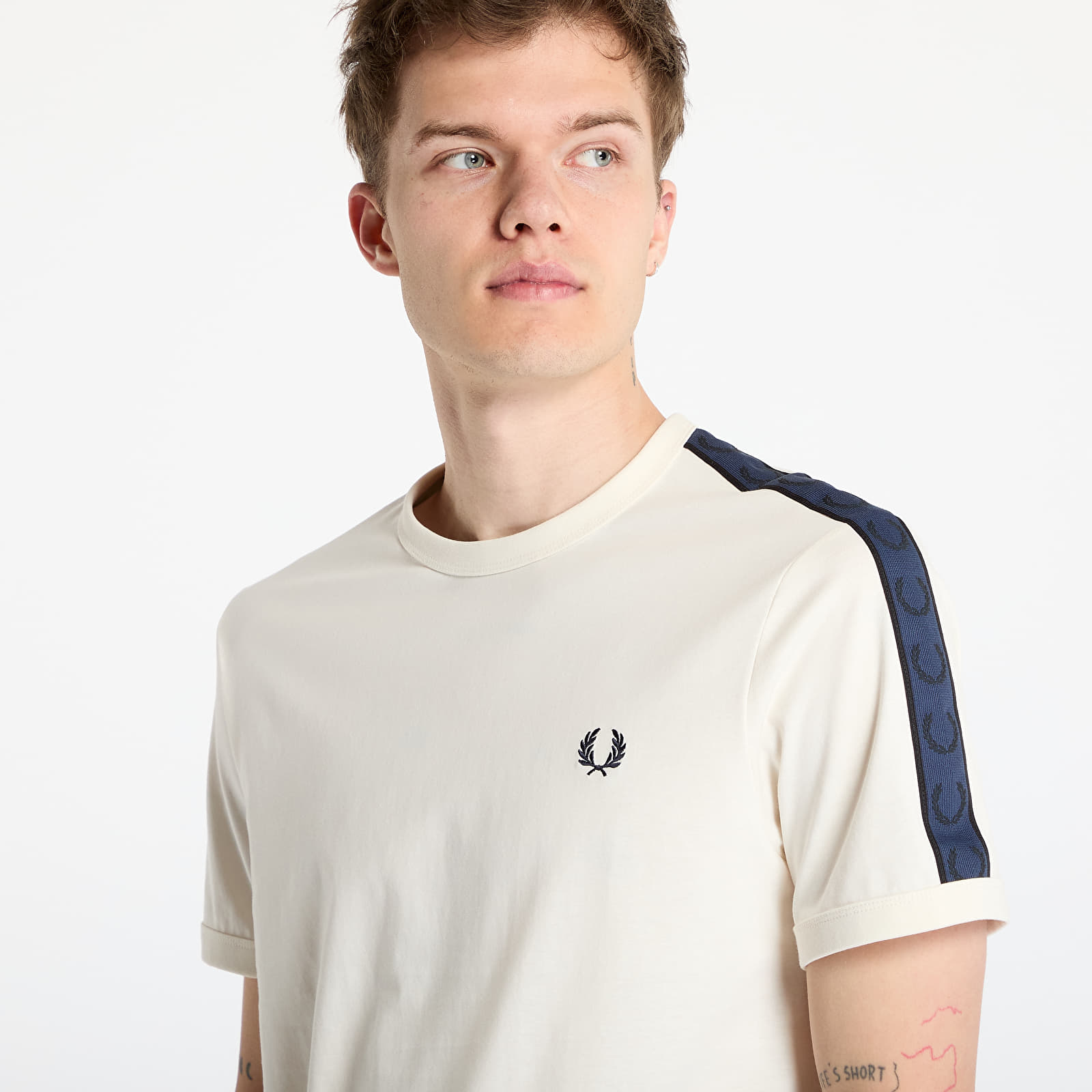 Men's T-shirts FRED PERRY Contrast Tape Ringer T-Shirt Ecru