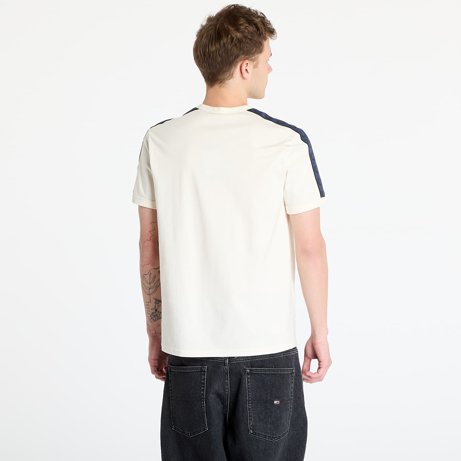 Men's T-shirts FRED PERRY Contrast Tape Ringer T-Shirt Ecru