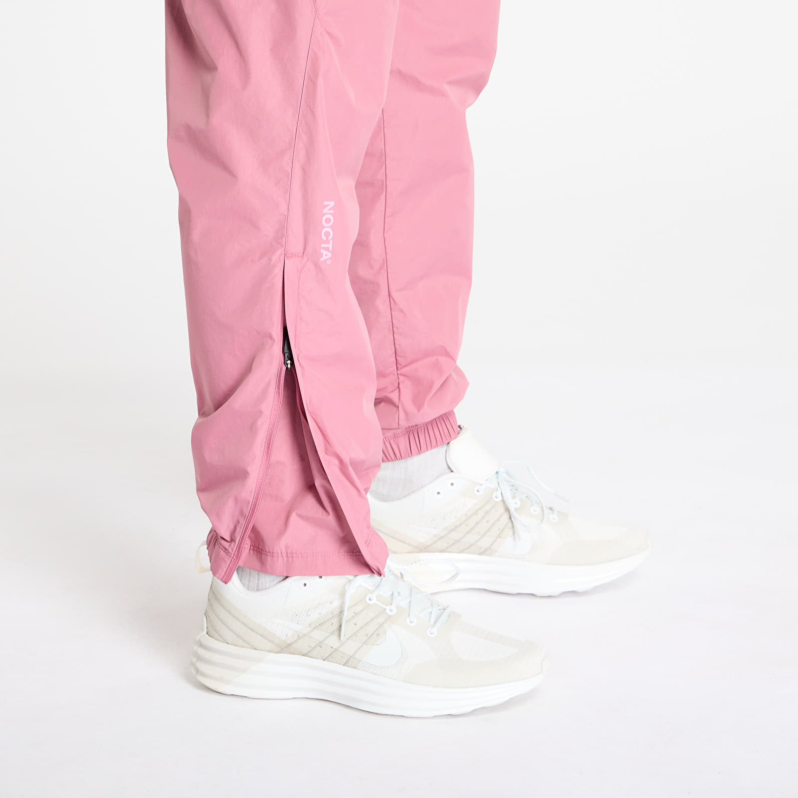 Hosen für Männer Nike x NOCTA Northstar Nylon Track Pants Desert Berry/ Elemental Pink
