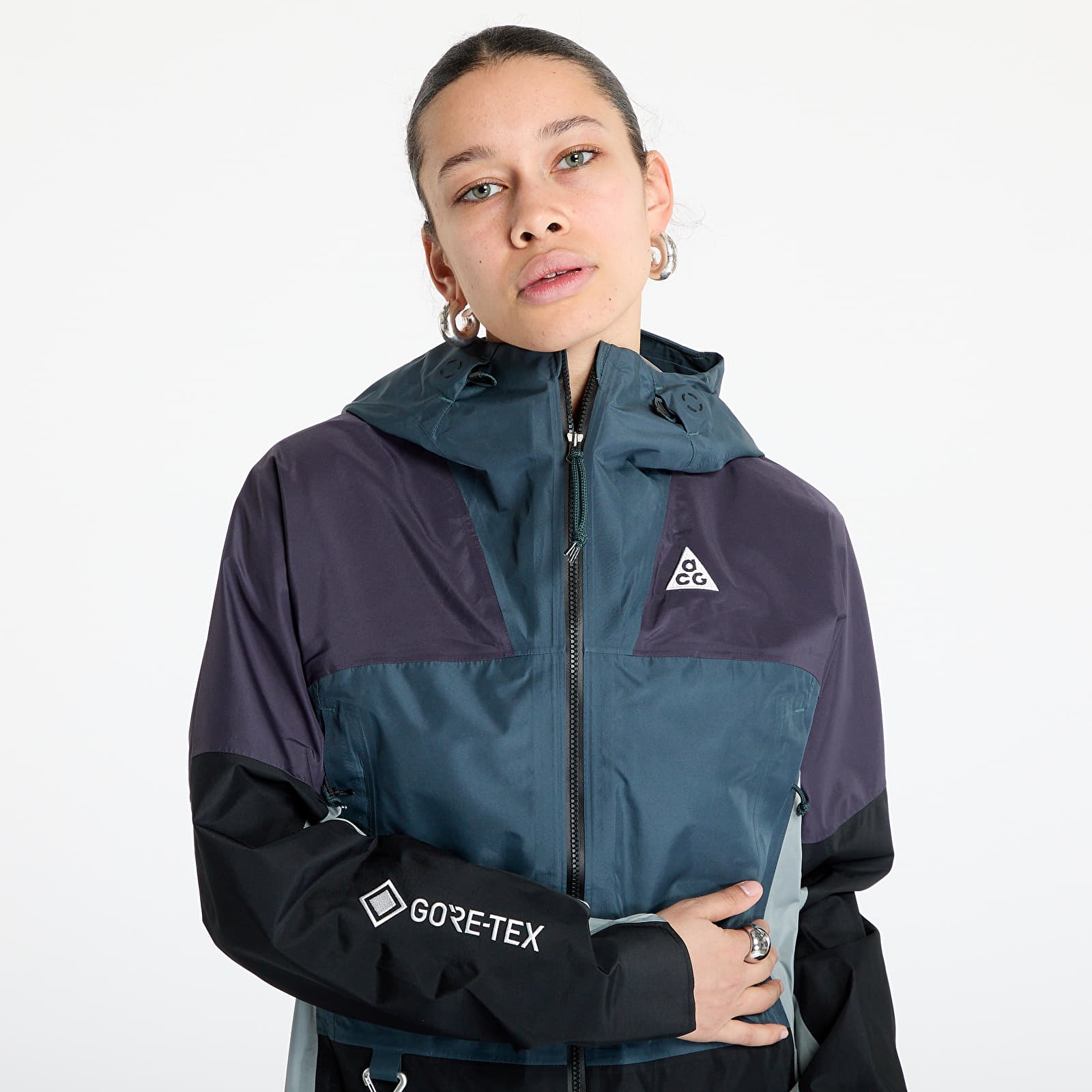 Bundy Nike Storm-FIT ADV ACG "Chain of Craters" Women's Jacket Faded Spruce/ Gridiron/ Summit White