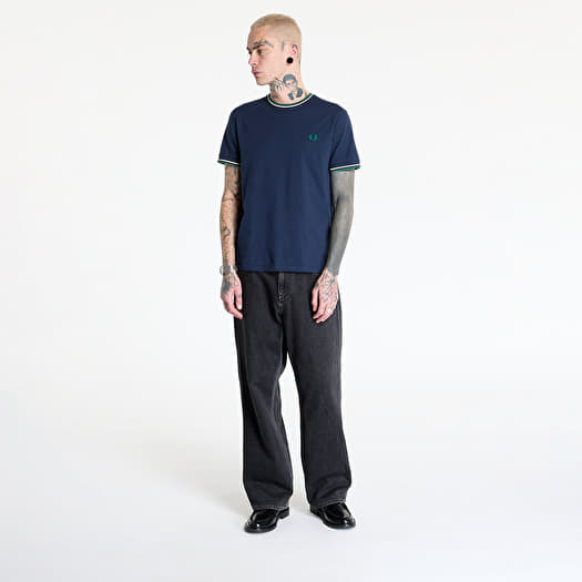 ★FRED PERRY★ Baseline Twin Tip T-Shirt Label Green Ecru AF Fred Perry Twin Tipped T-Shirt Label Green/Ecru – Bronx Clothing