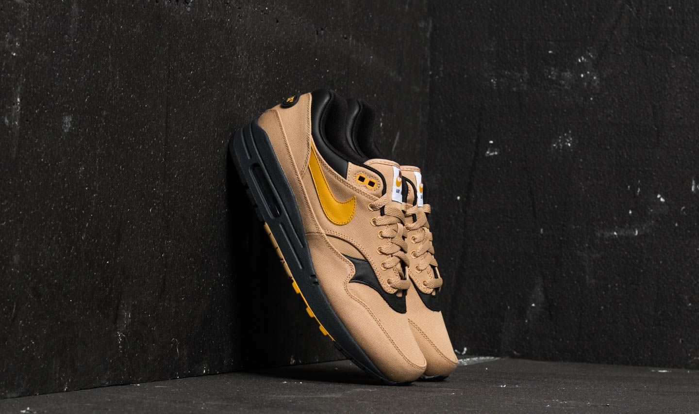 Herren Sneaker und Schuhe Nike Air Max 1 Premium Elemental Gold Mineral Yellow Footshop