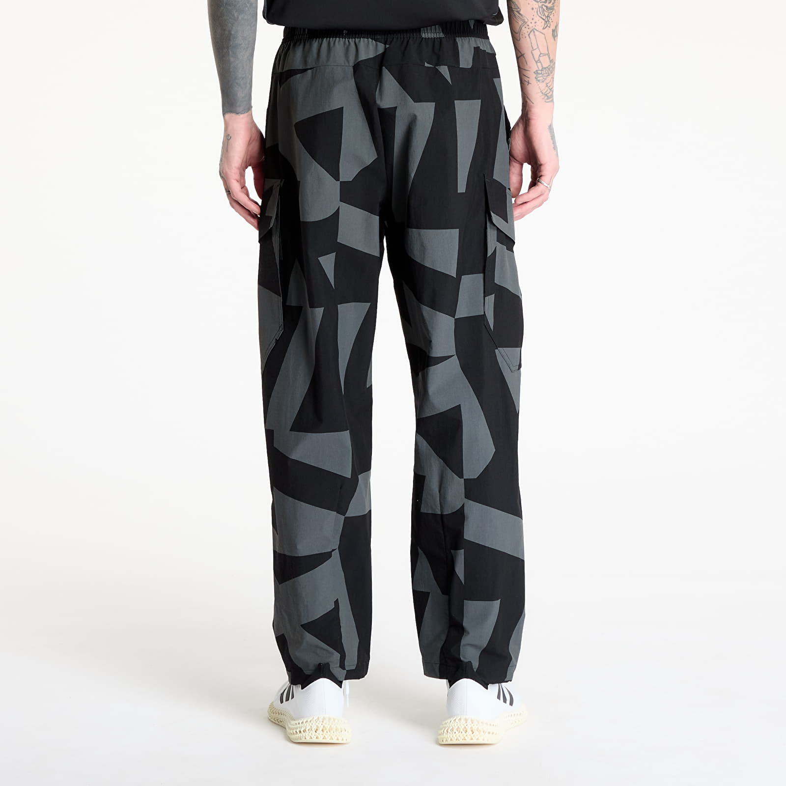 Pánské kalhoty adidas Terrex Xploric Printed Cargo Pants Black/ Black/ Carbon