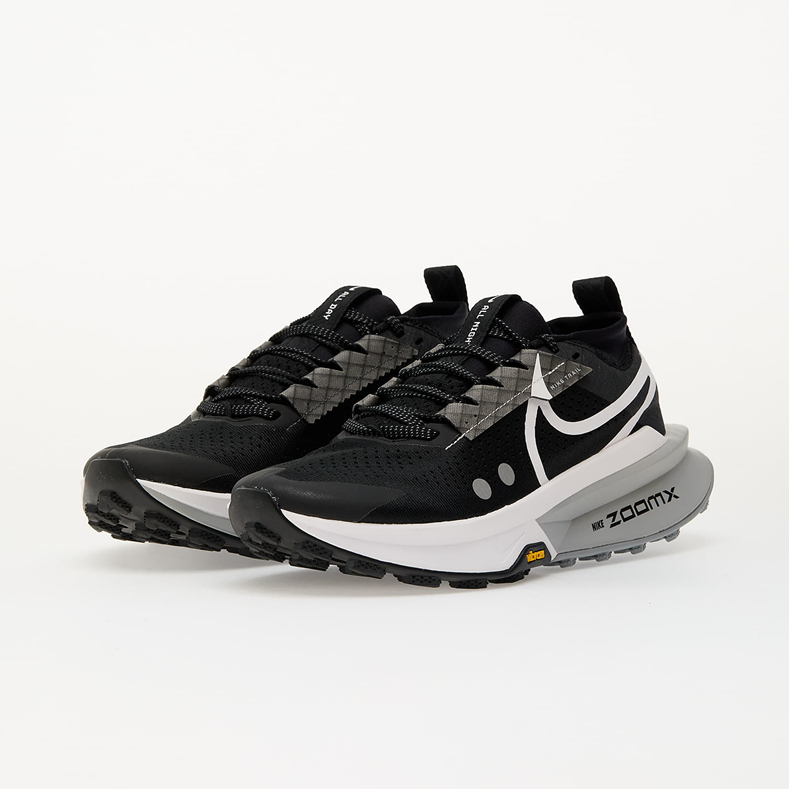 Încălțăminte și sneakerși pentru bărbați Nike Zegama 2 Black/ White-Wolf Grey-Anthracite
