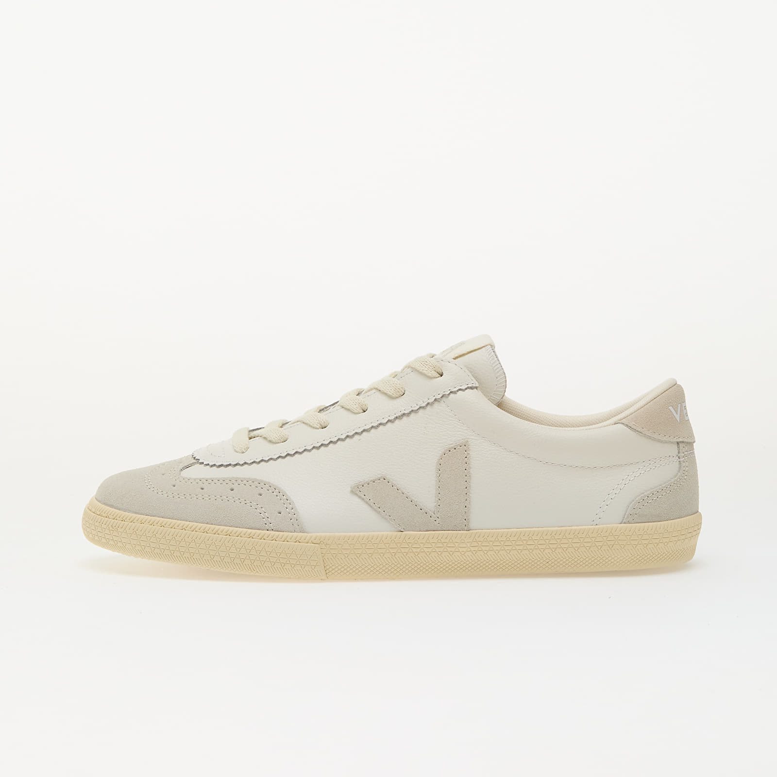 Încălțăminte și sneakerși pentru bărbați Veja Volley O.T. Leather White Natural