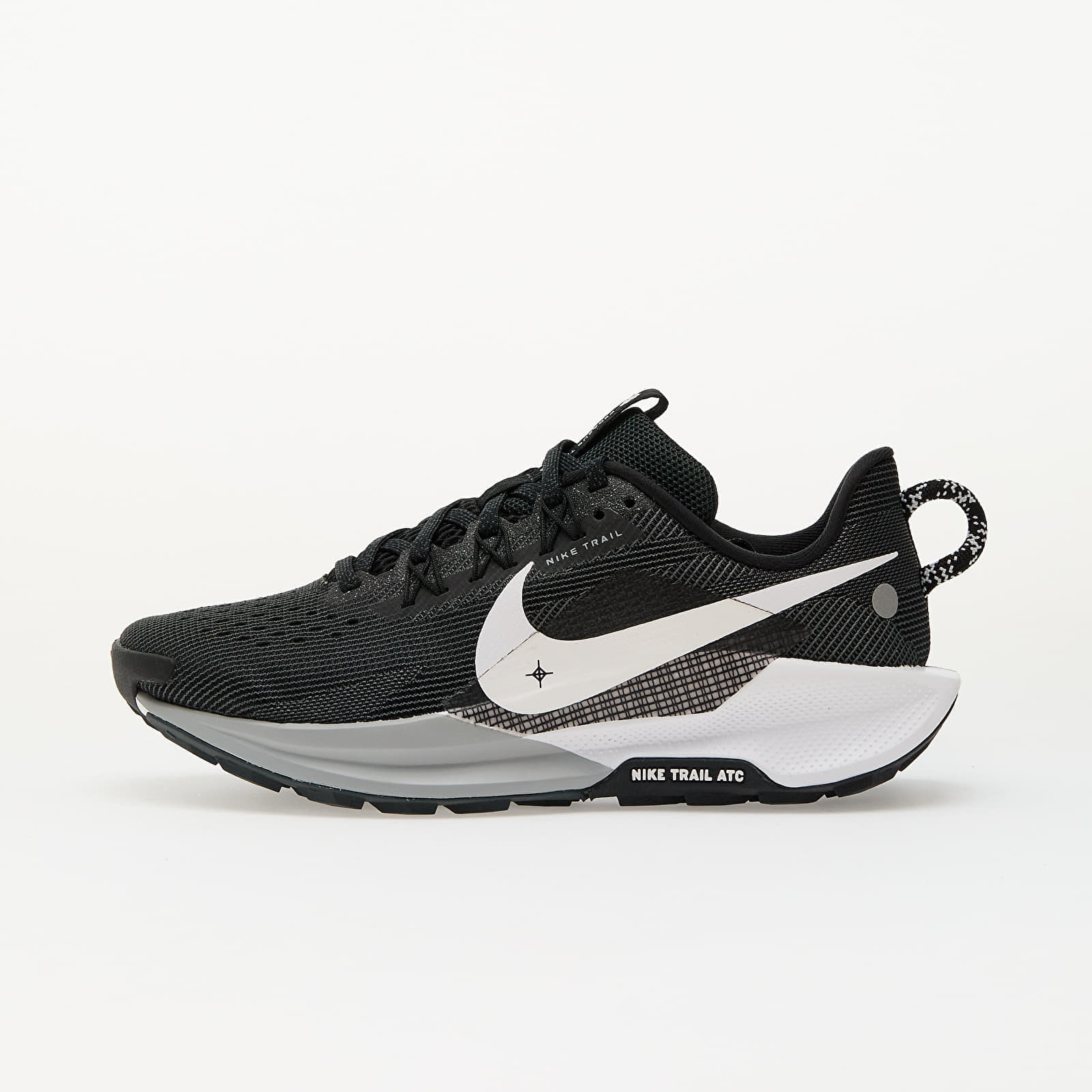 Levně Tenisky Nike W Pegasus Trail 5 Black/ White-Anthracite-Wolf Grey
