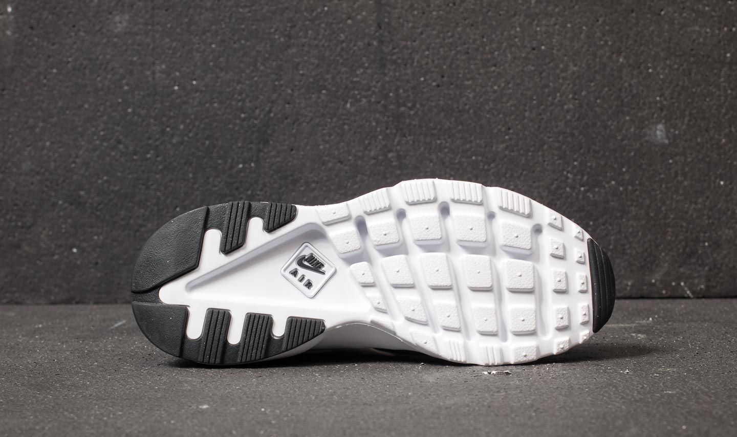 Zapatillas y zapatos para niños Nike Air Huarache Run Ultra (GS) Black/ Barely Rose-White