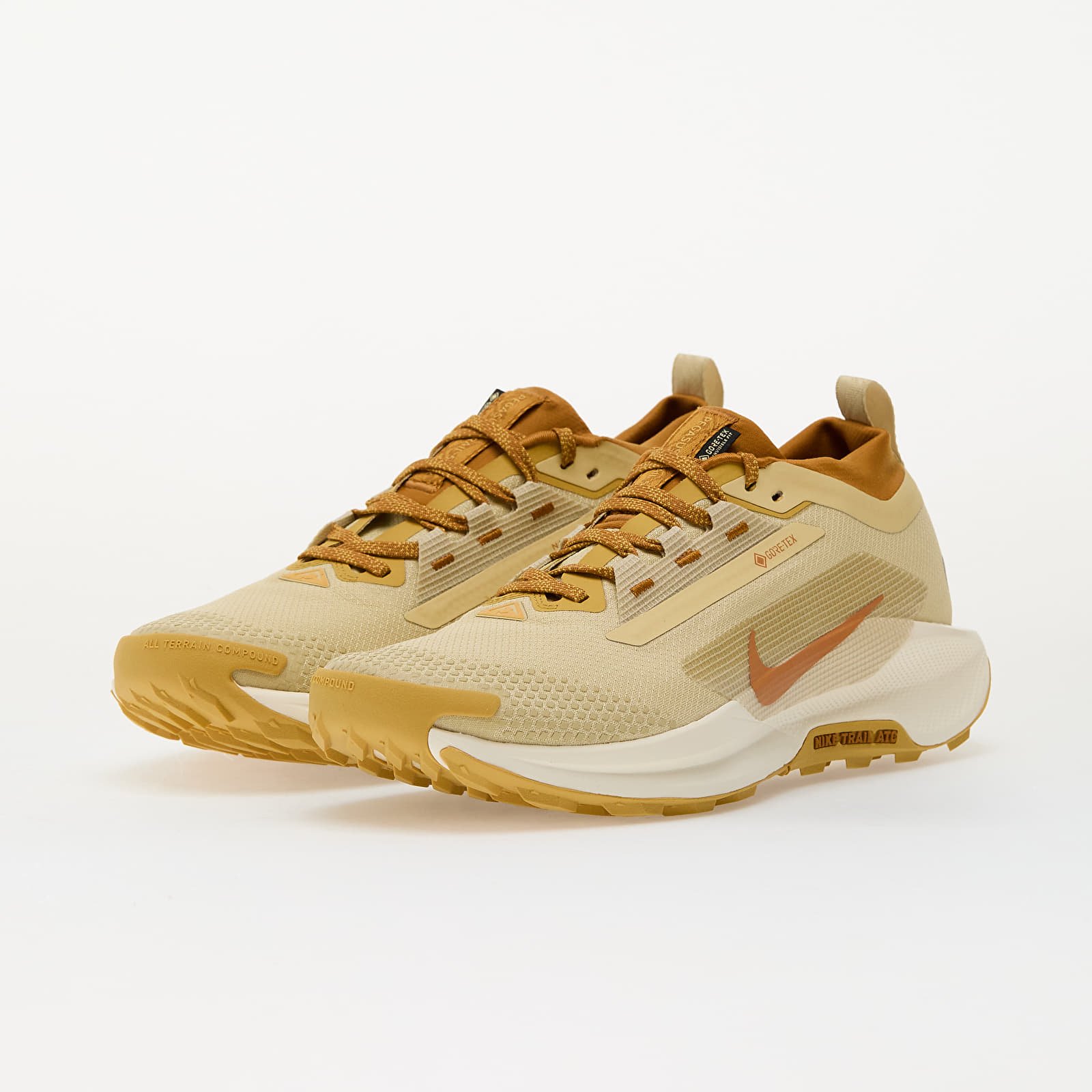 Pánské tenisky a boty Nike Reactx Pegasus Trail 5 Gtx Sp Team Gold/ Desert Ochre-Wheat Gold-Pale Ivory