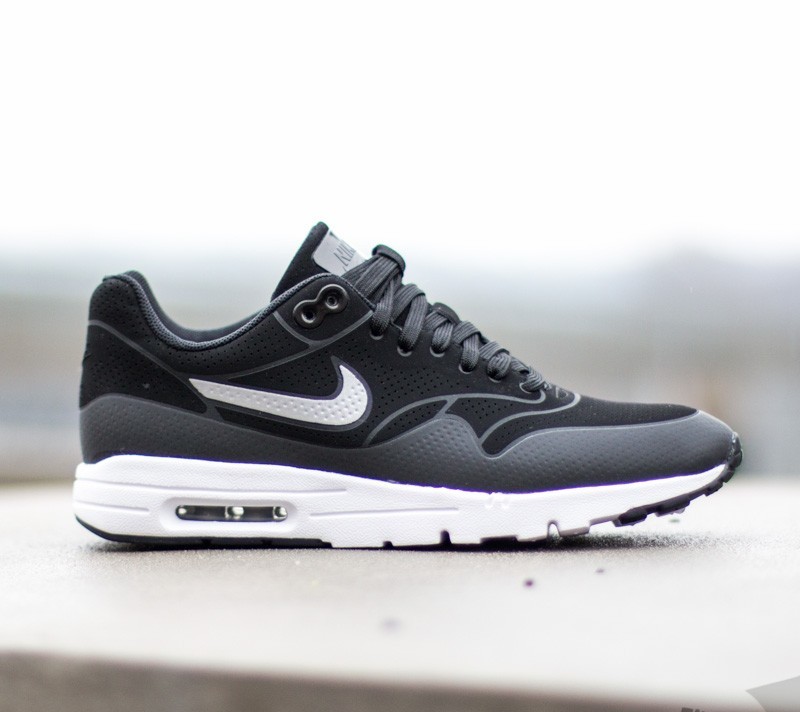 Dámské tenisky a boty Nike Wmns Air Max 1 Ultra Moire Black/Black-Metallic Silver