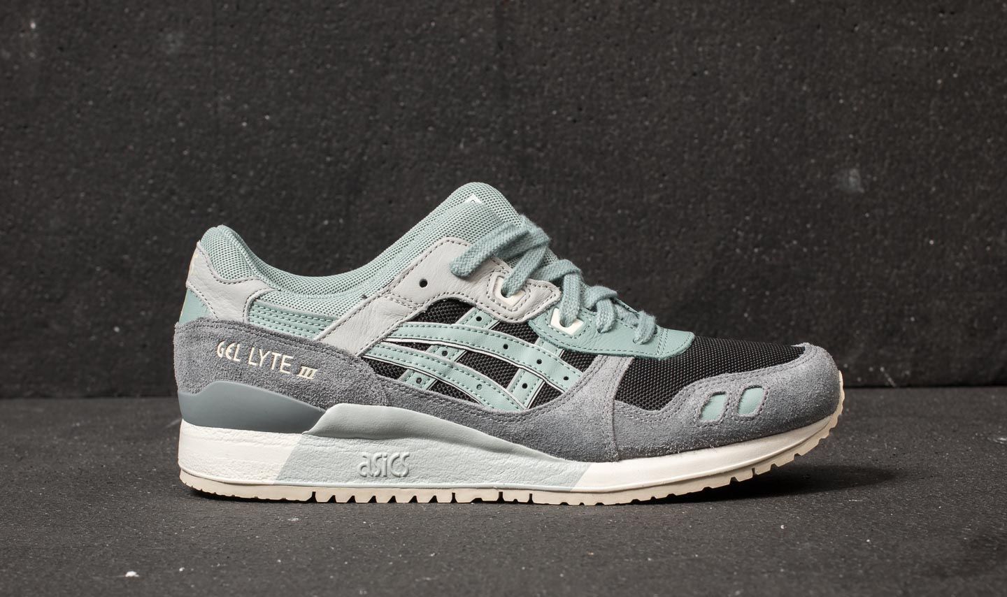 Asics gel lyte hotsell black blue surf