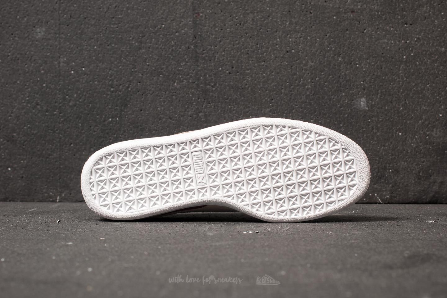 Cabernet white puma 2025