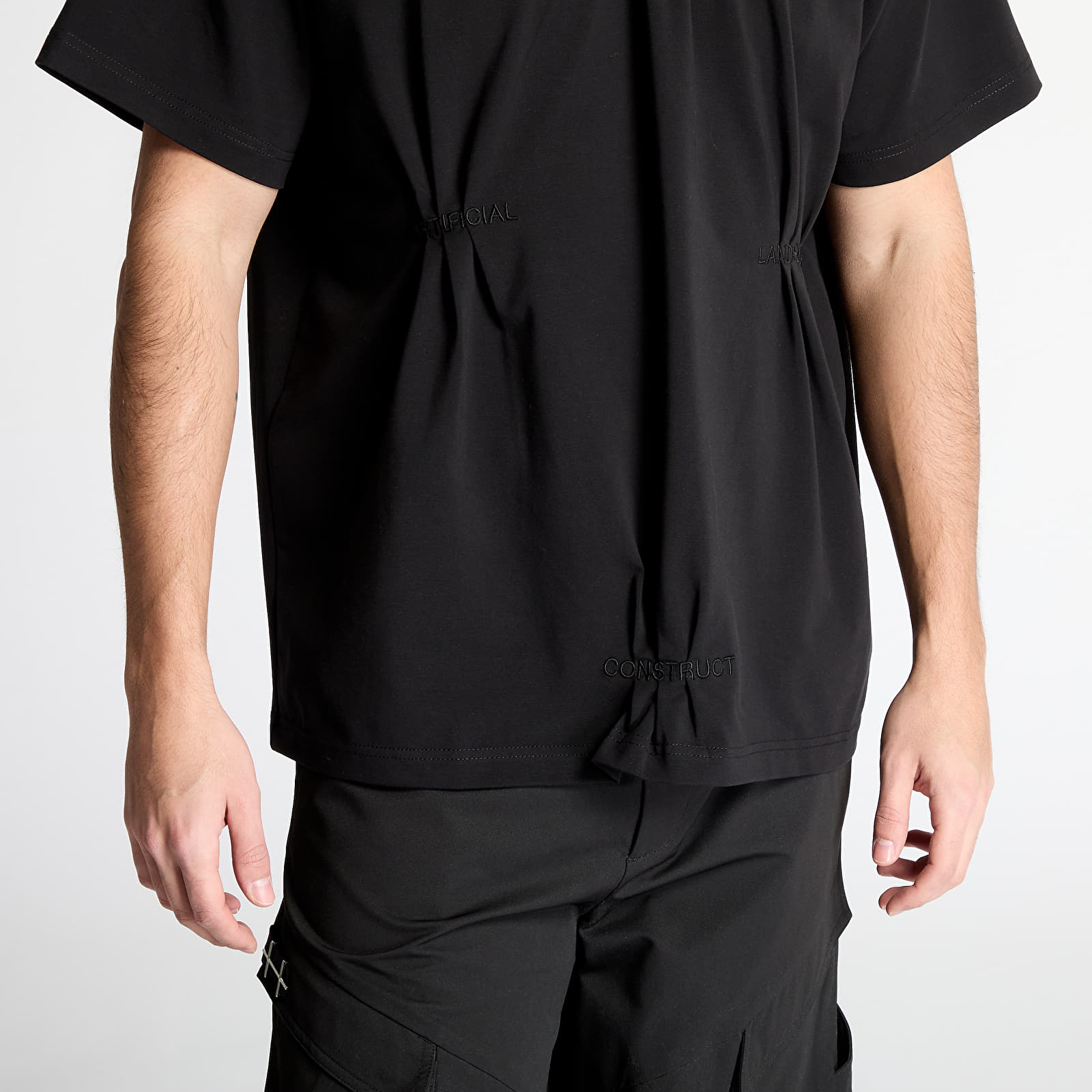 T-paidat HELIOT EMIL Petrichor Tee UNISEX Black