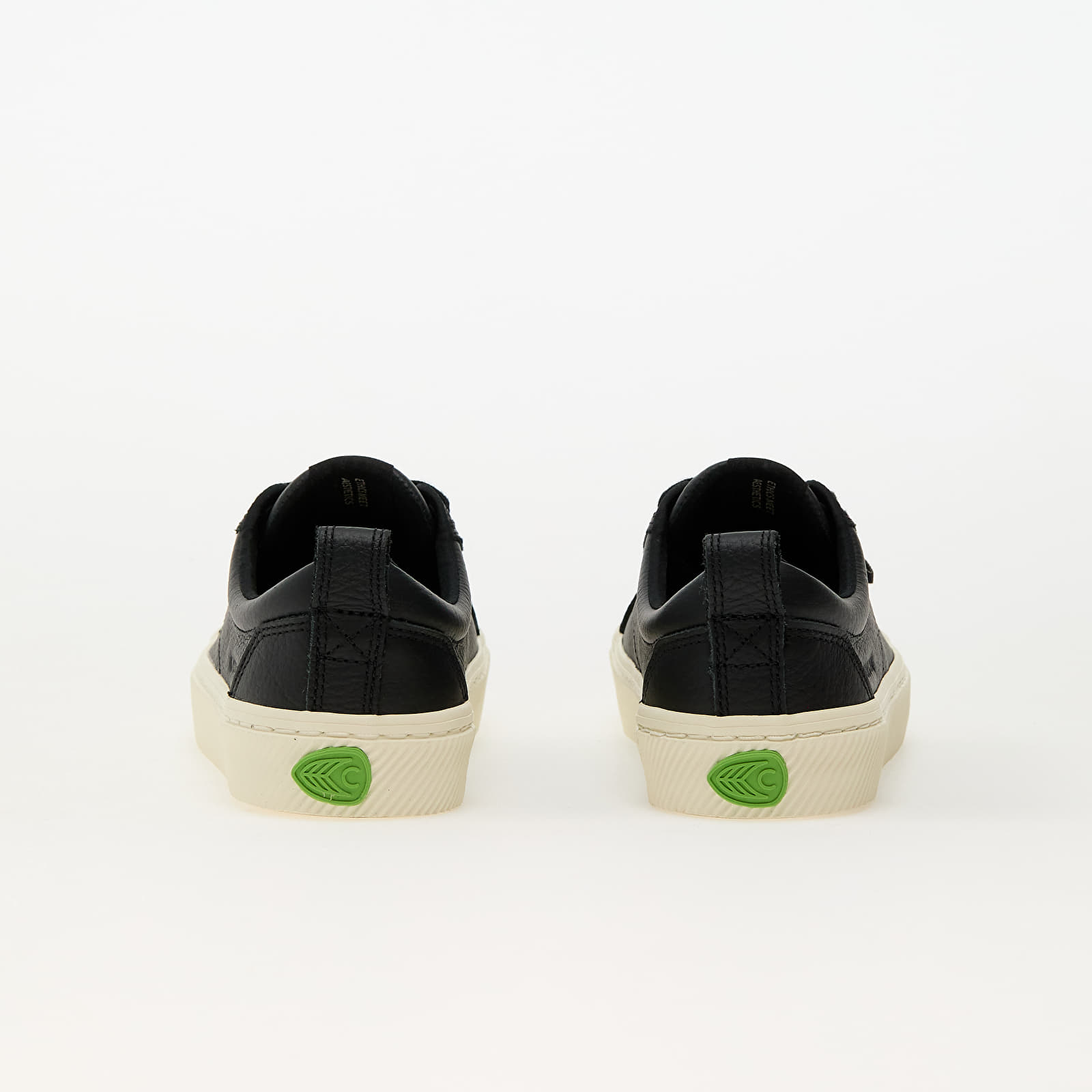 Dámske topánky a tenisky Cariuma W Oca Low Black