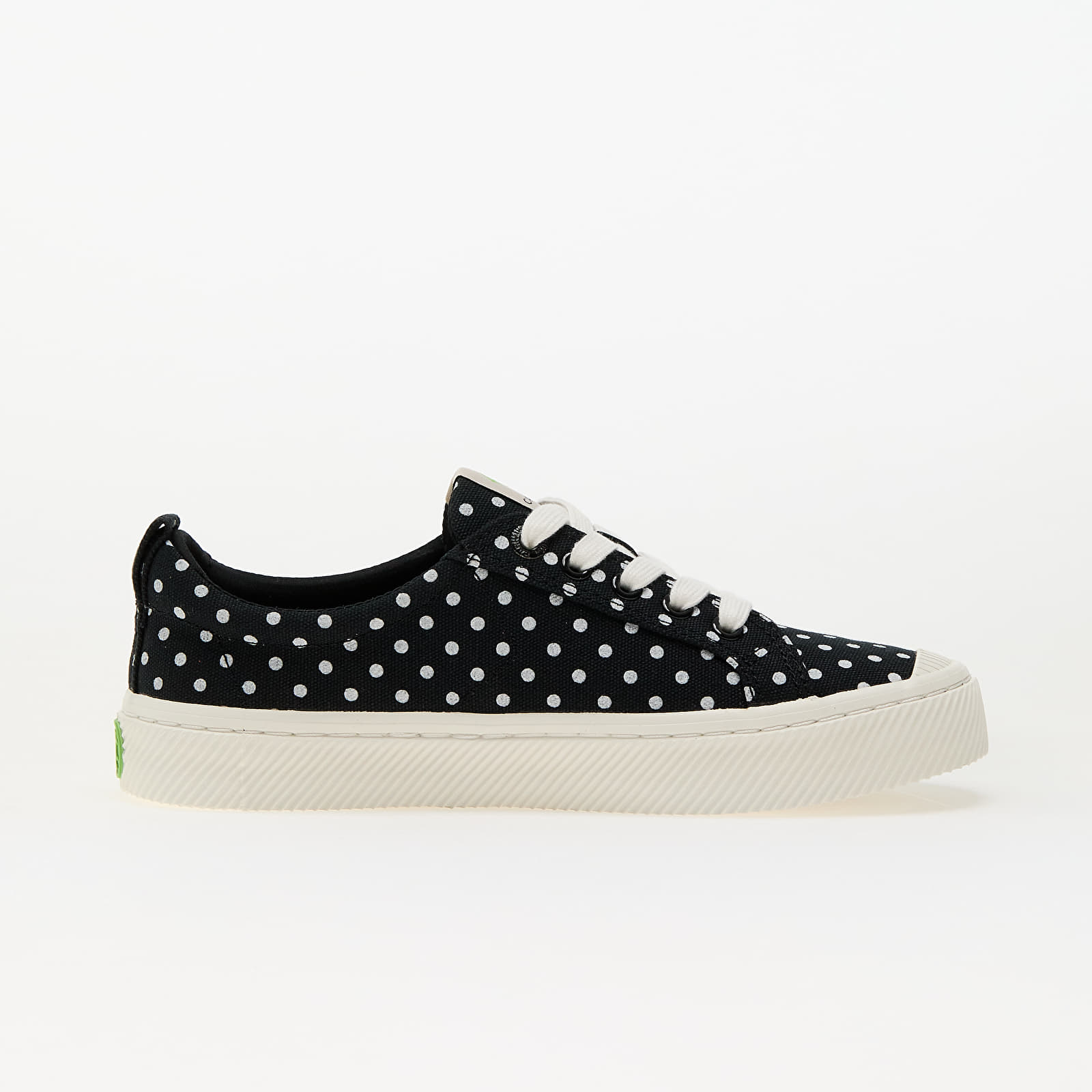 Дамски кецове и обувки Cariuma W Oca Low Black Polka Dots