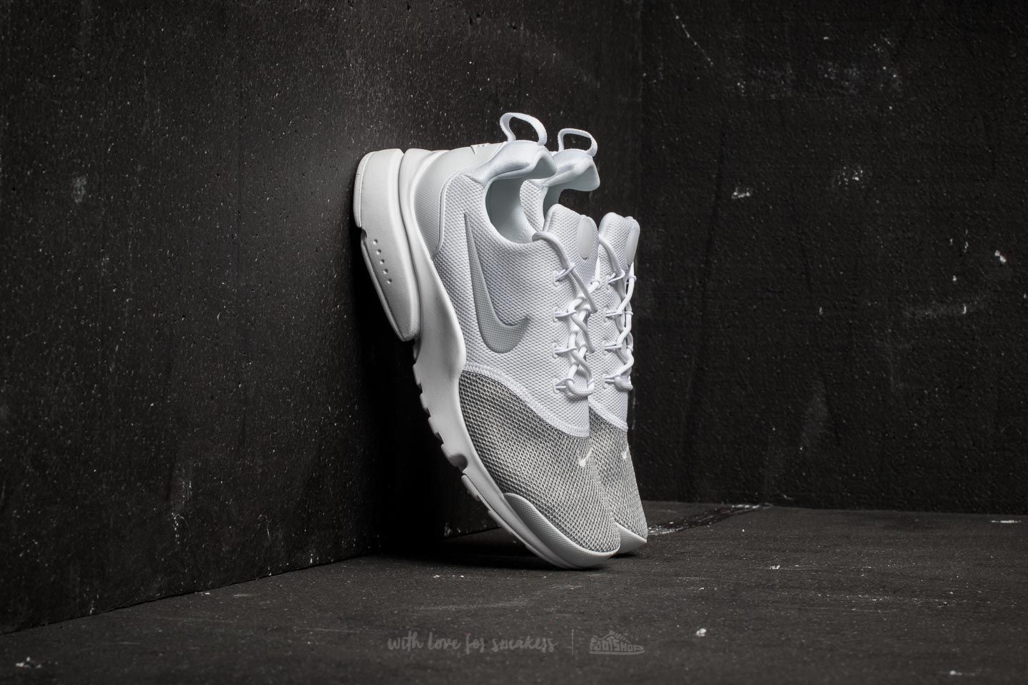 Women s shoes Nike WMNS Presto Fly SE White Wolf Grey Wolf Grey Footshop