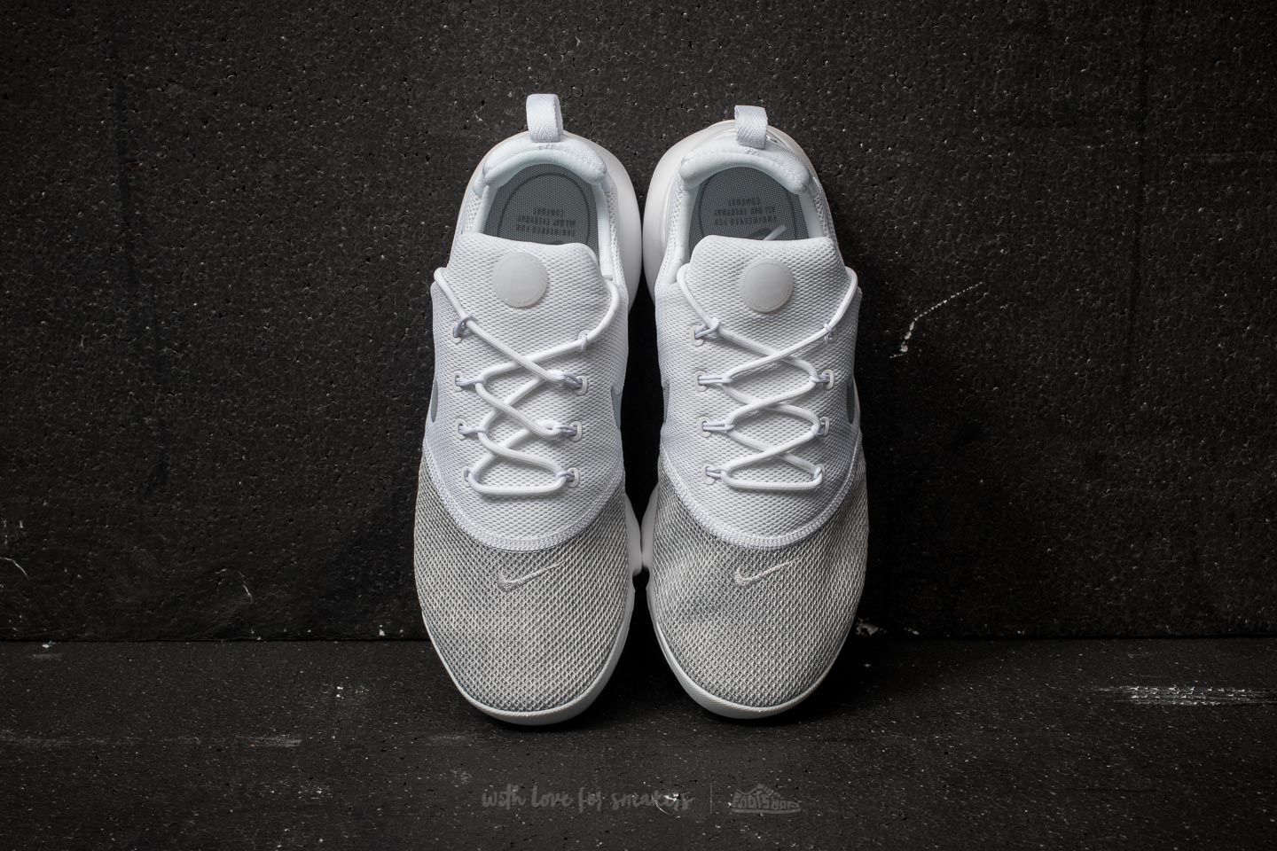 Women s shoes Nike WMNS Presto Fly SE White Wolf Grey Wolf Grey Footshop