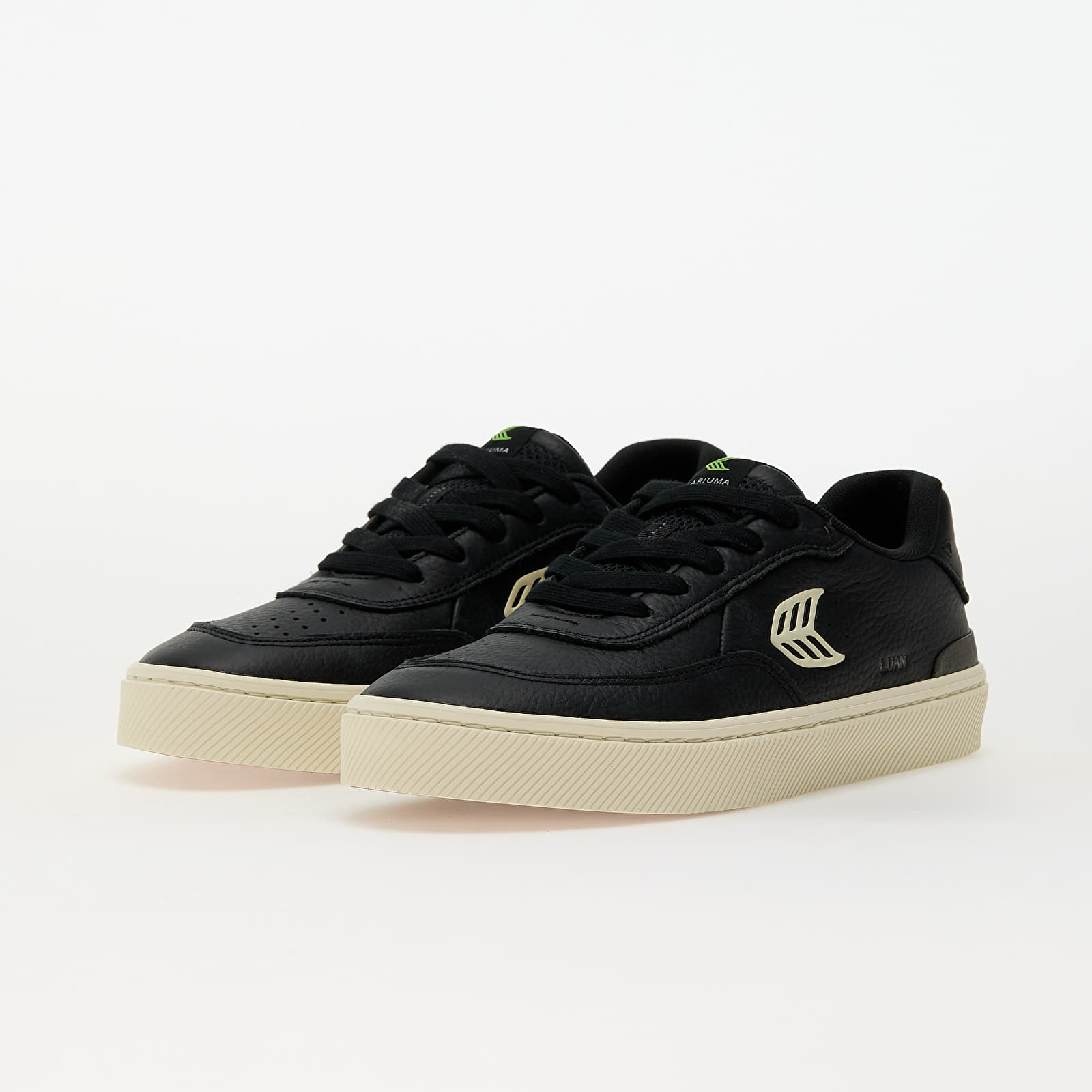 Meeste kingad Cariuma M Luan Pro Black/ Ivory