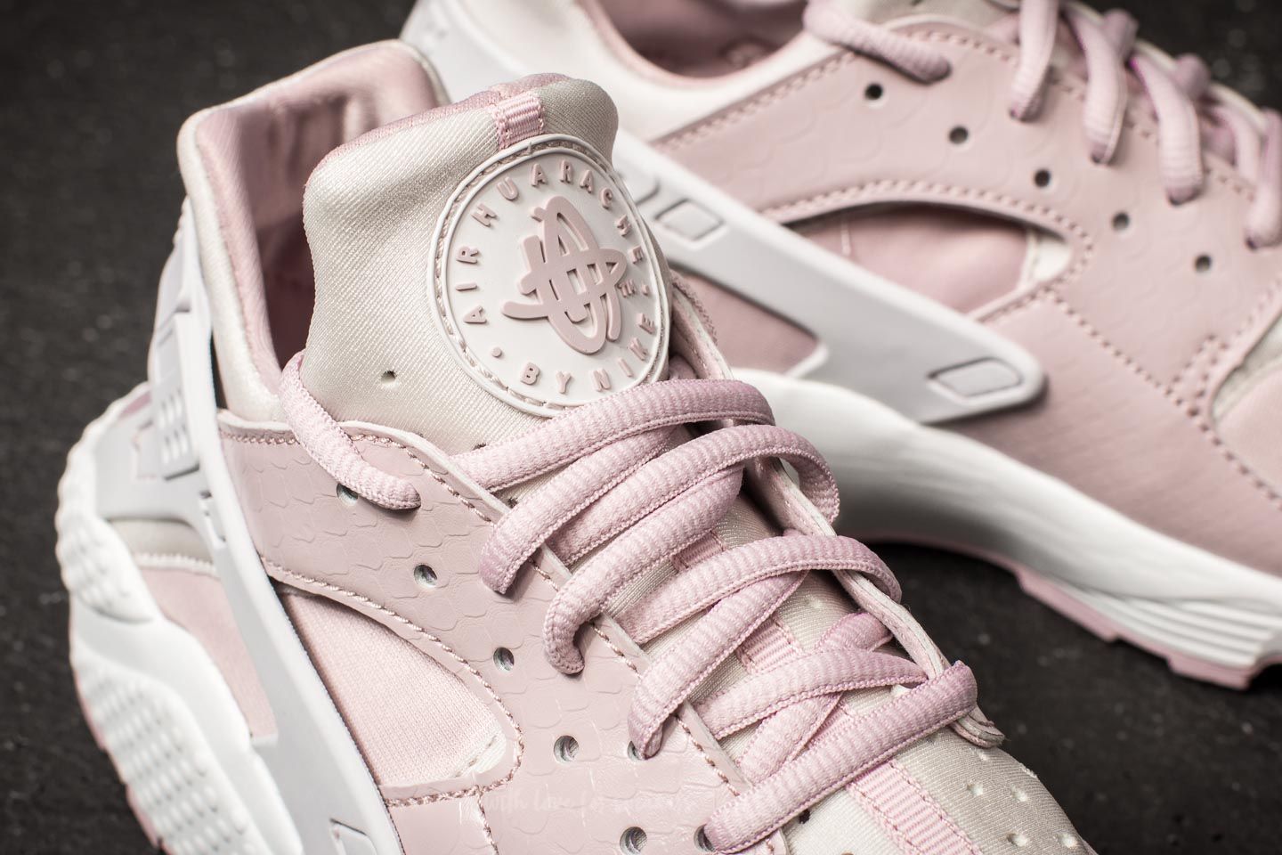 Particle rose huarache discount