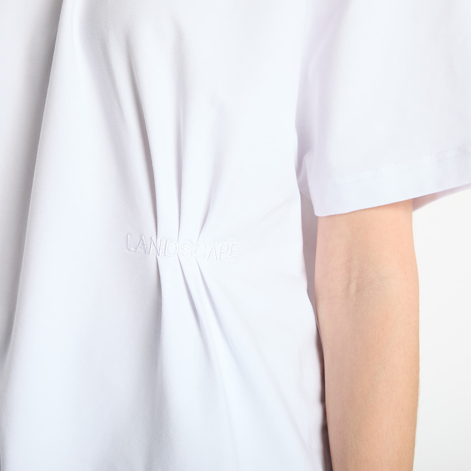 T-paidat HELIOT EMIL Petrichor Tee UNISEX White