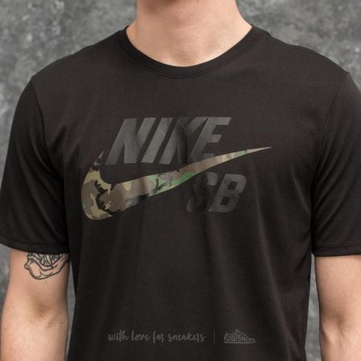 Black camo nike shirt store