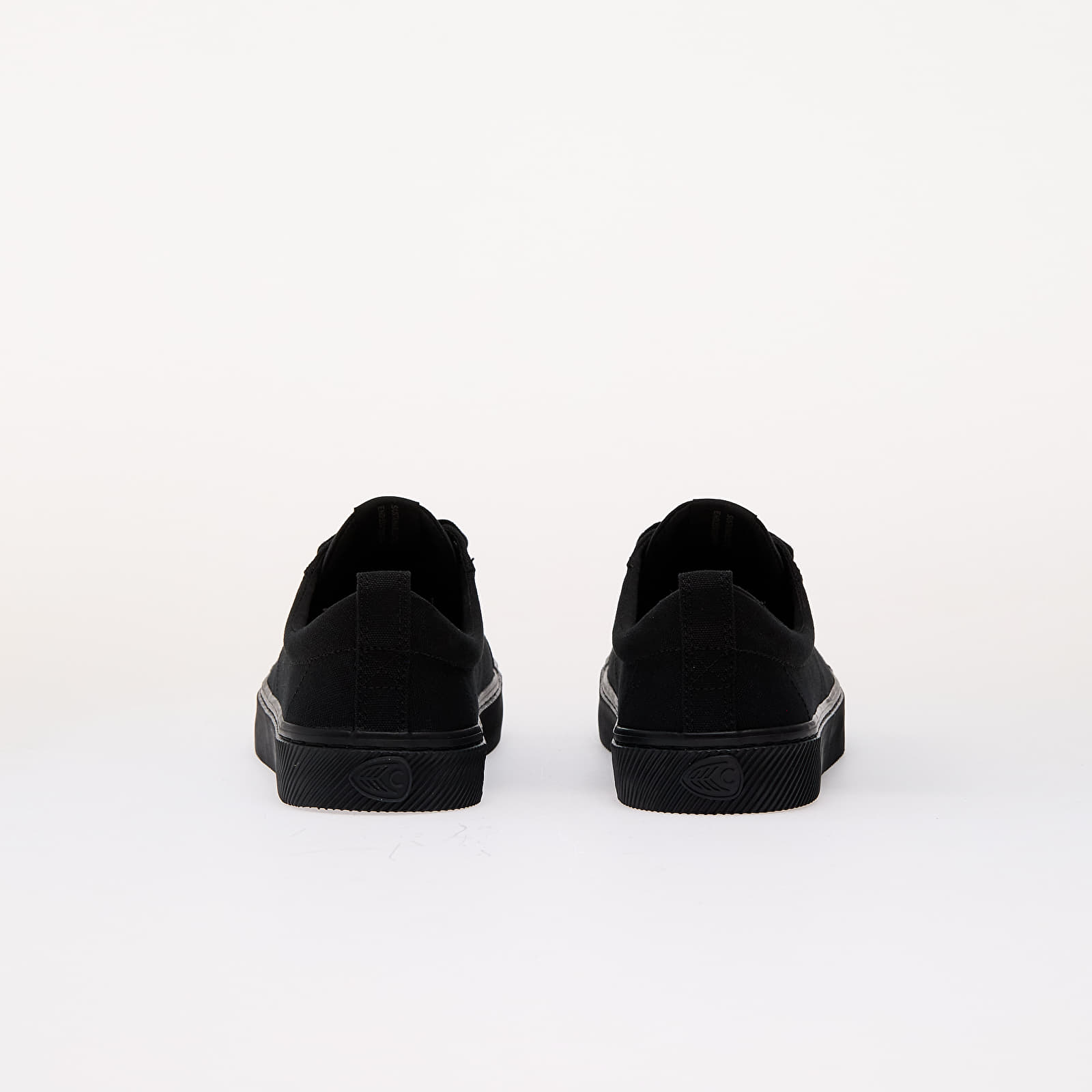 Herren Sneaker und Schuhe Cariuma M Oca Low All Black