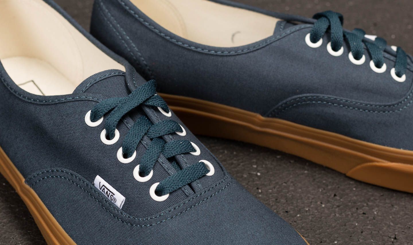 Men s shoes Vans Authentic Reflecting Pond Gum Footshop