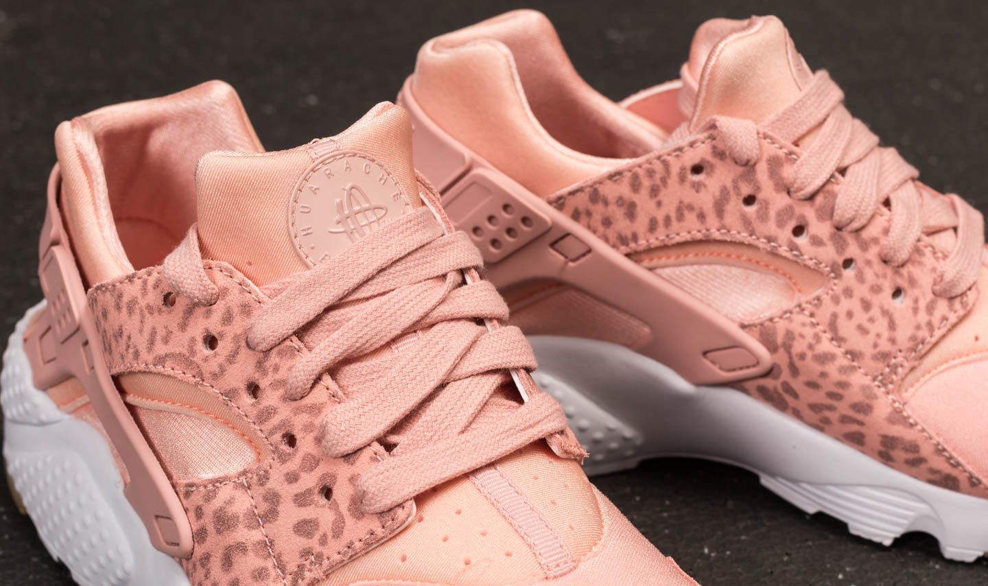 Nike Huarache Run SE (GS) Coral Stardust/ Rust Pink | Footshop