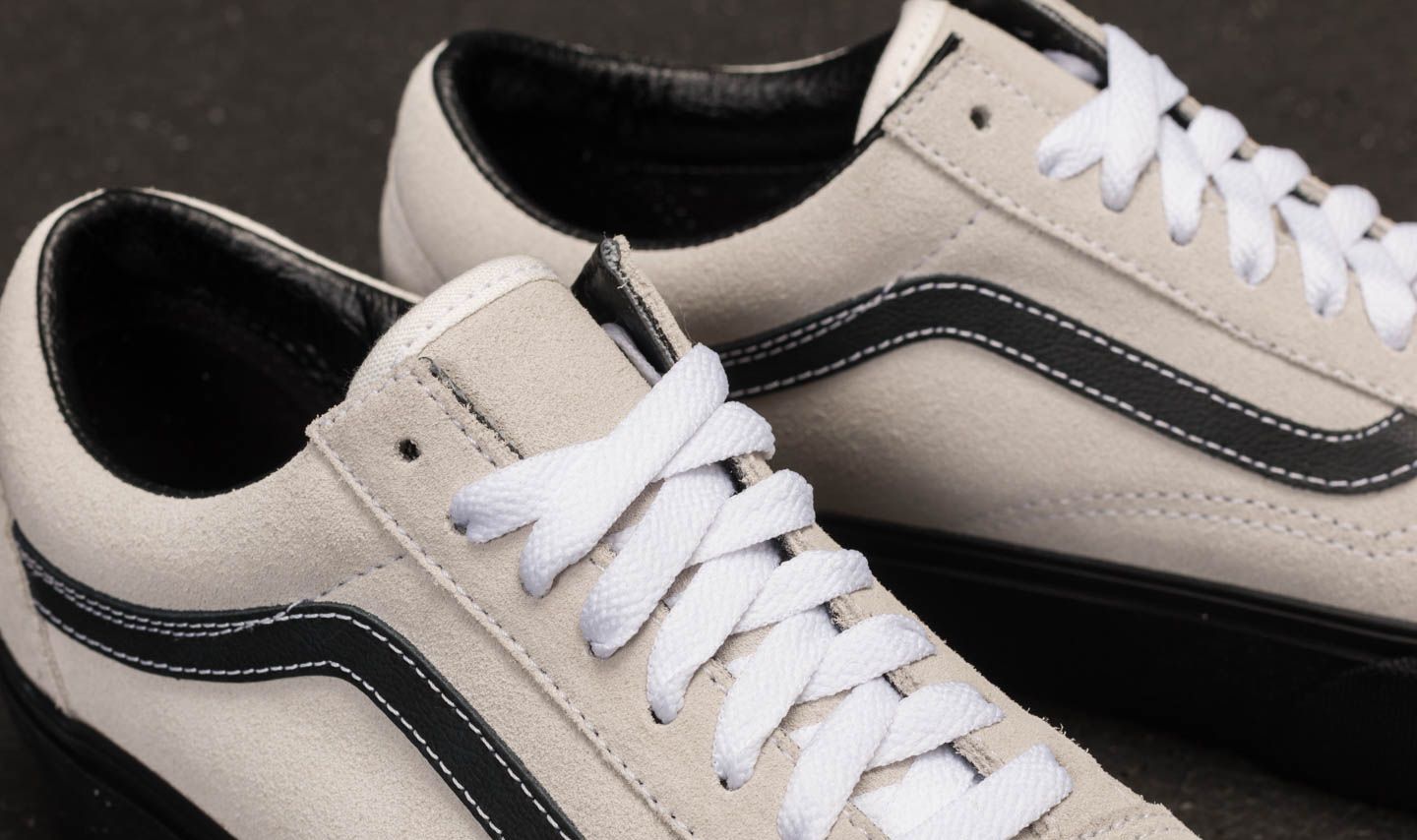 Men s shoes Vans Old Skool Platform Suede Blanc De Blanc Black Footshop