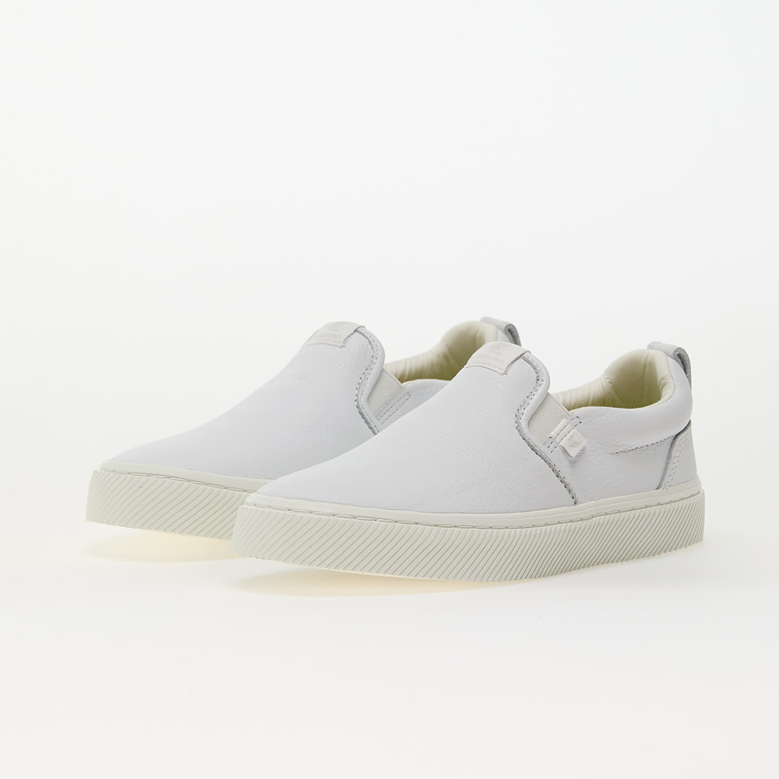 Férfi cipők Cariuma M Slip-On White