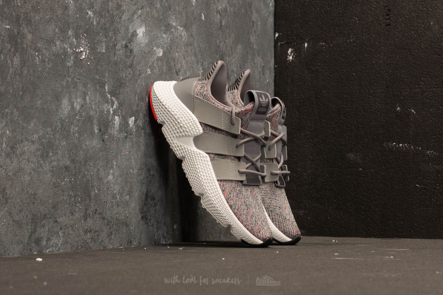 Buty męskie adidas Prophere Grey Three/ Ftw White/ Solid Red